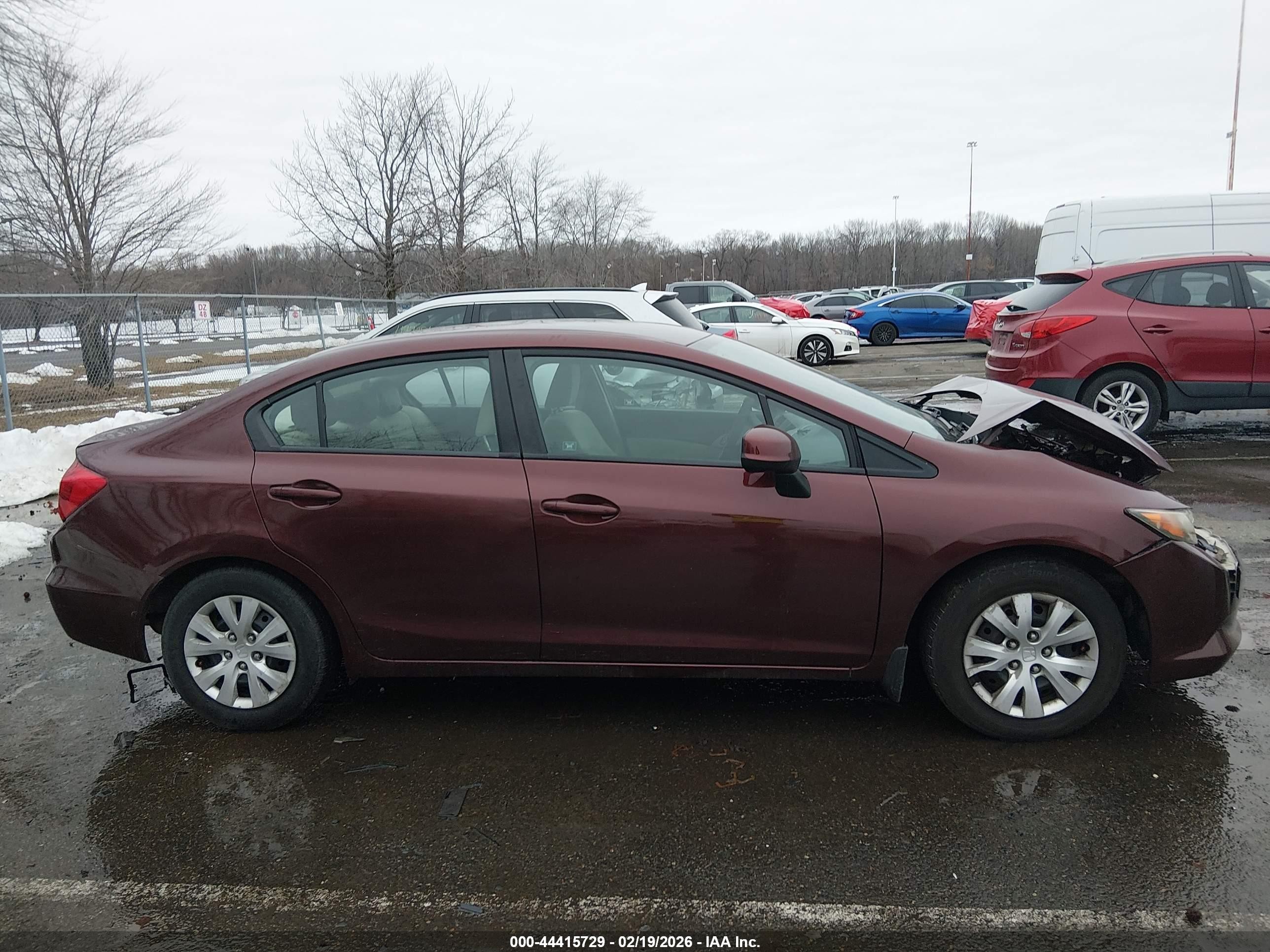 2012 Honda Civic Lx Burgundy vin: 19XFB2F54CE357325
