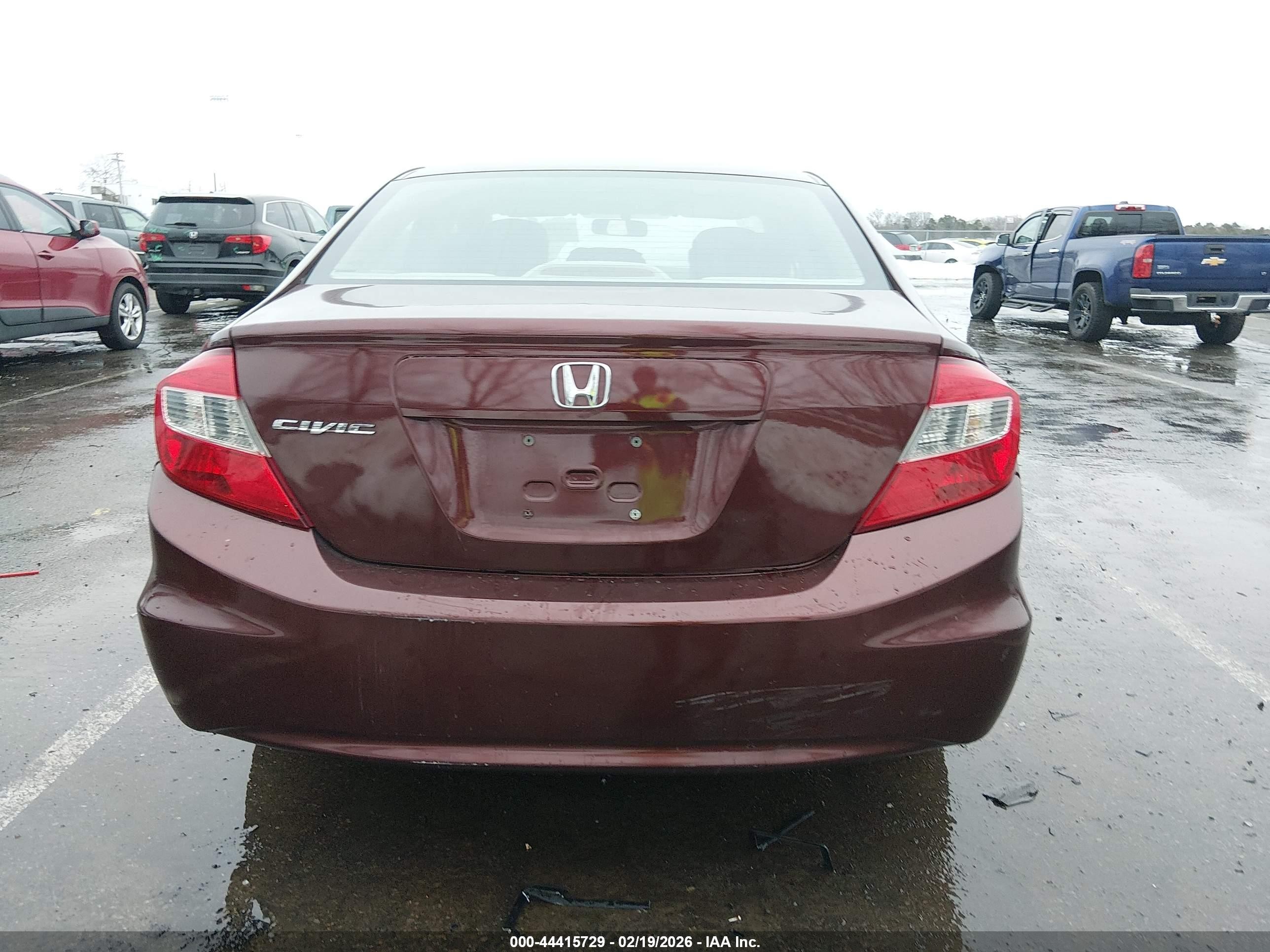 2012 Honda Civic Lx Burgundy vin: 19XFB2F54CE357325