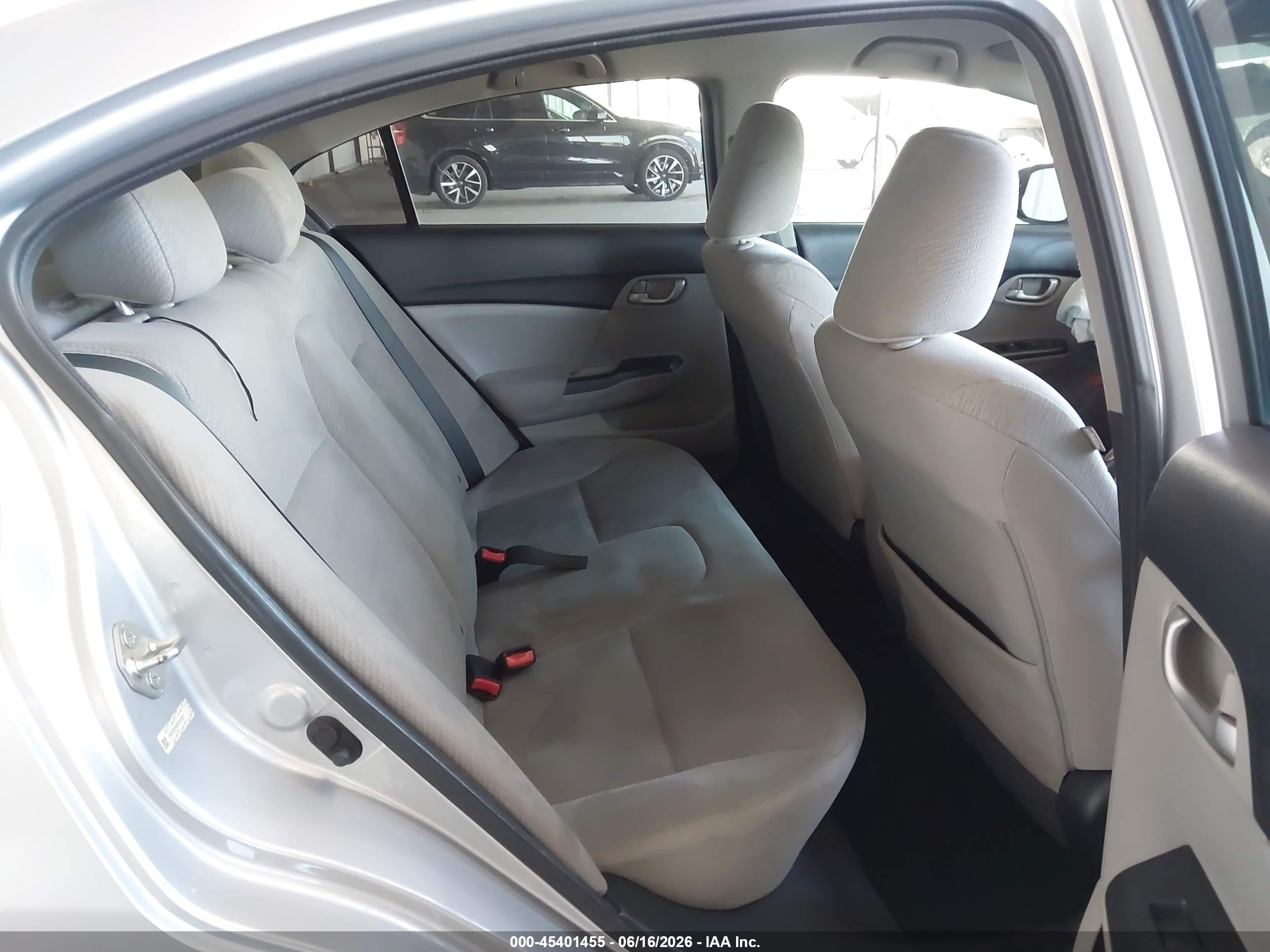2013 Honda Civic Lx Silver vin: 19XFB2F54DE251927