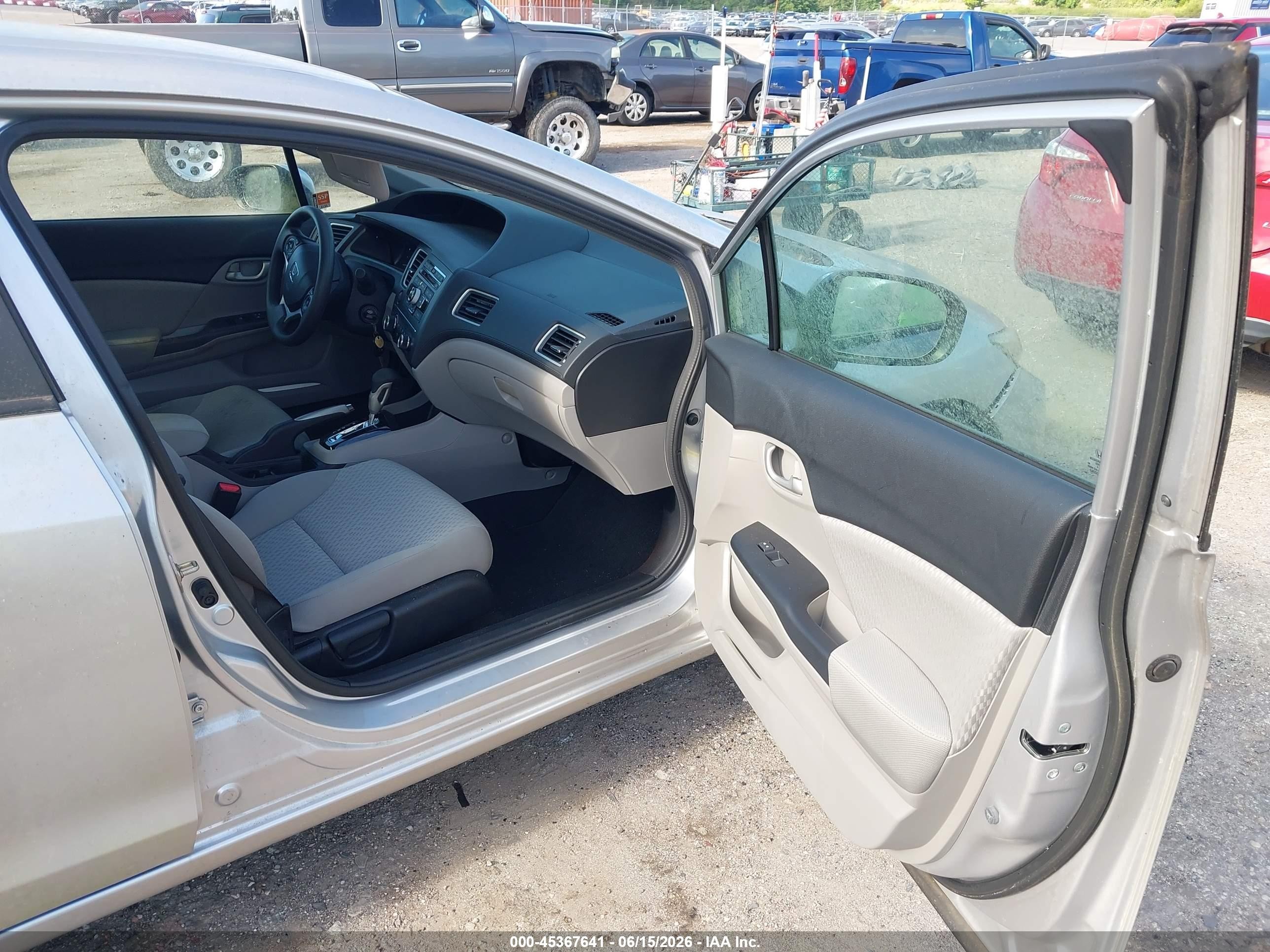 2014 Honda Civic Lx Серебряный vin: 19XFB2F54EE018941