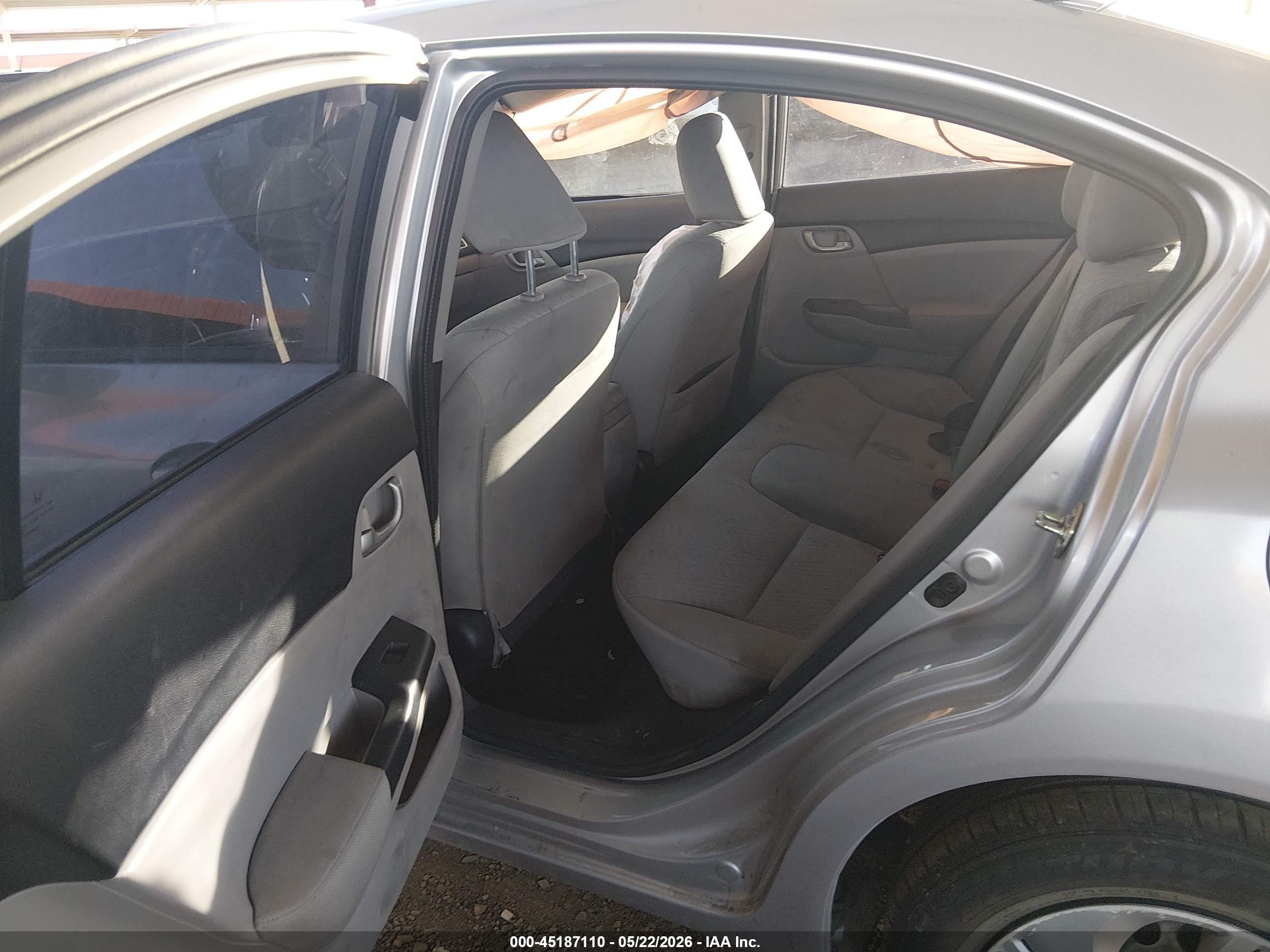 2014 Honda Civic Lx Silver vin: 19XFB2F54EE024545