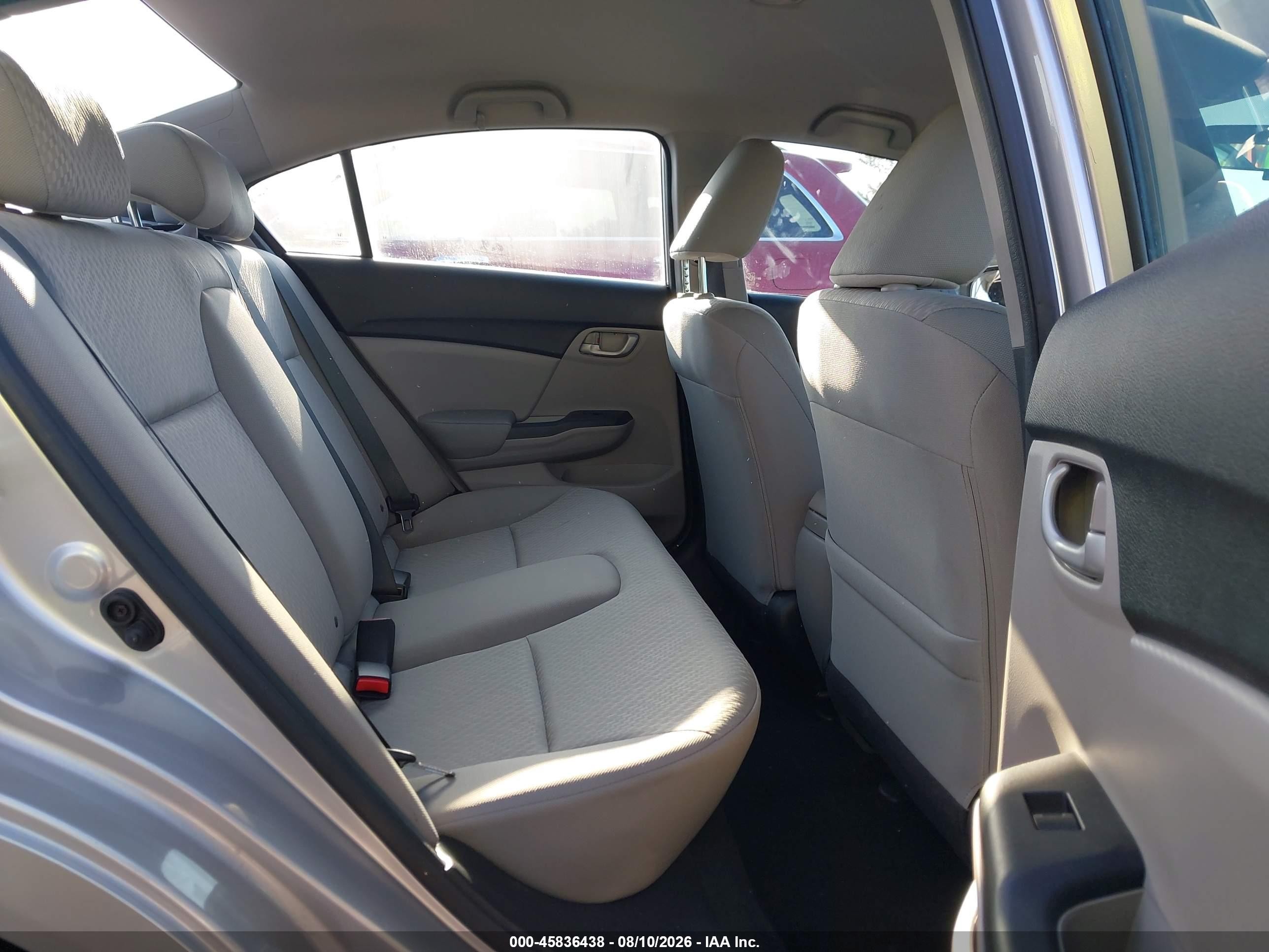 2015 Honda Civic Lx Серебряный vin: 19XFB2F54FE213827