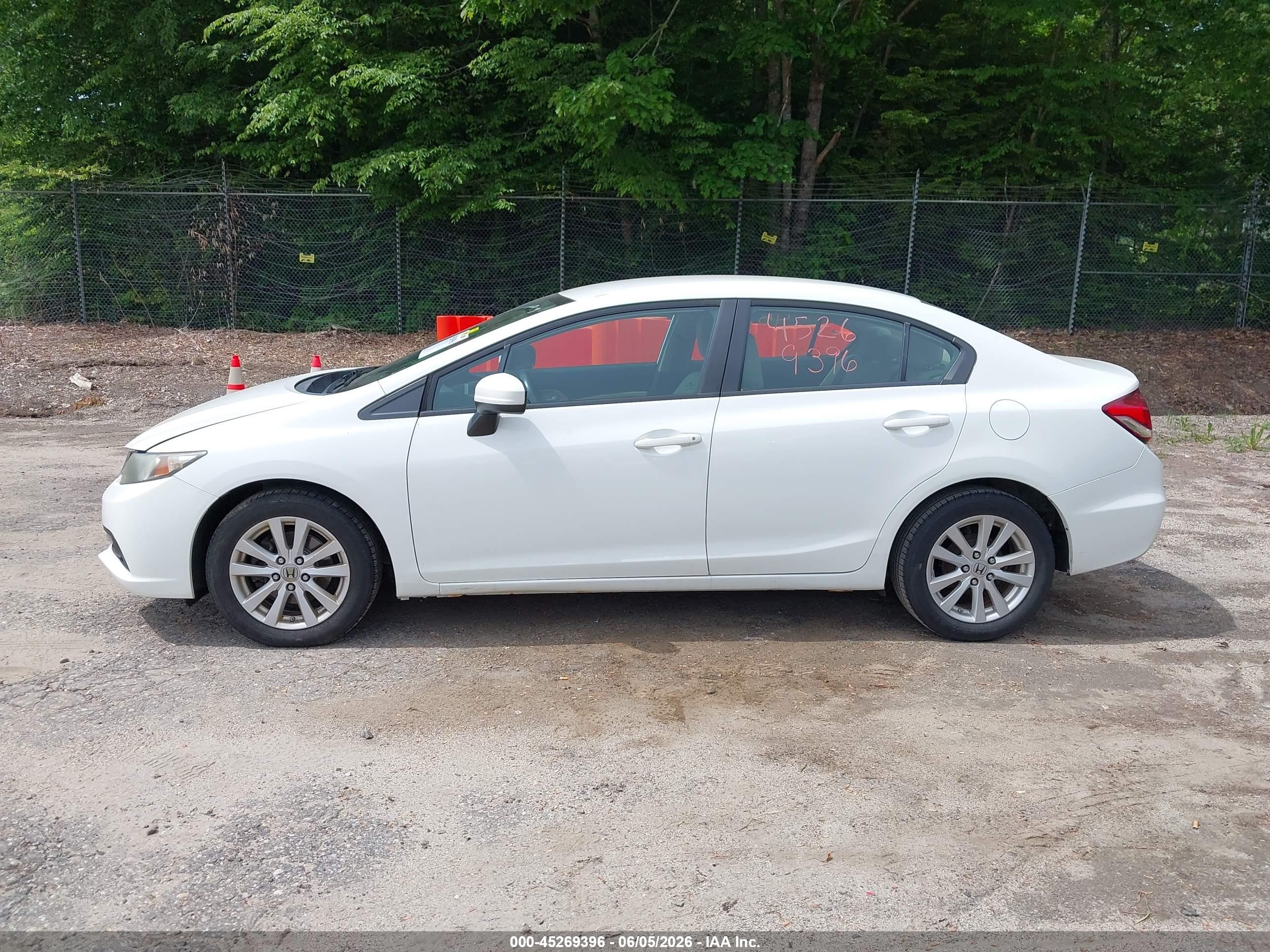 2015 Honda Civic Lx White vin: 19XFB2F54FE221409