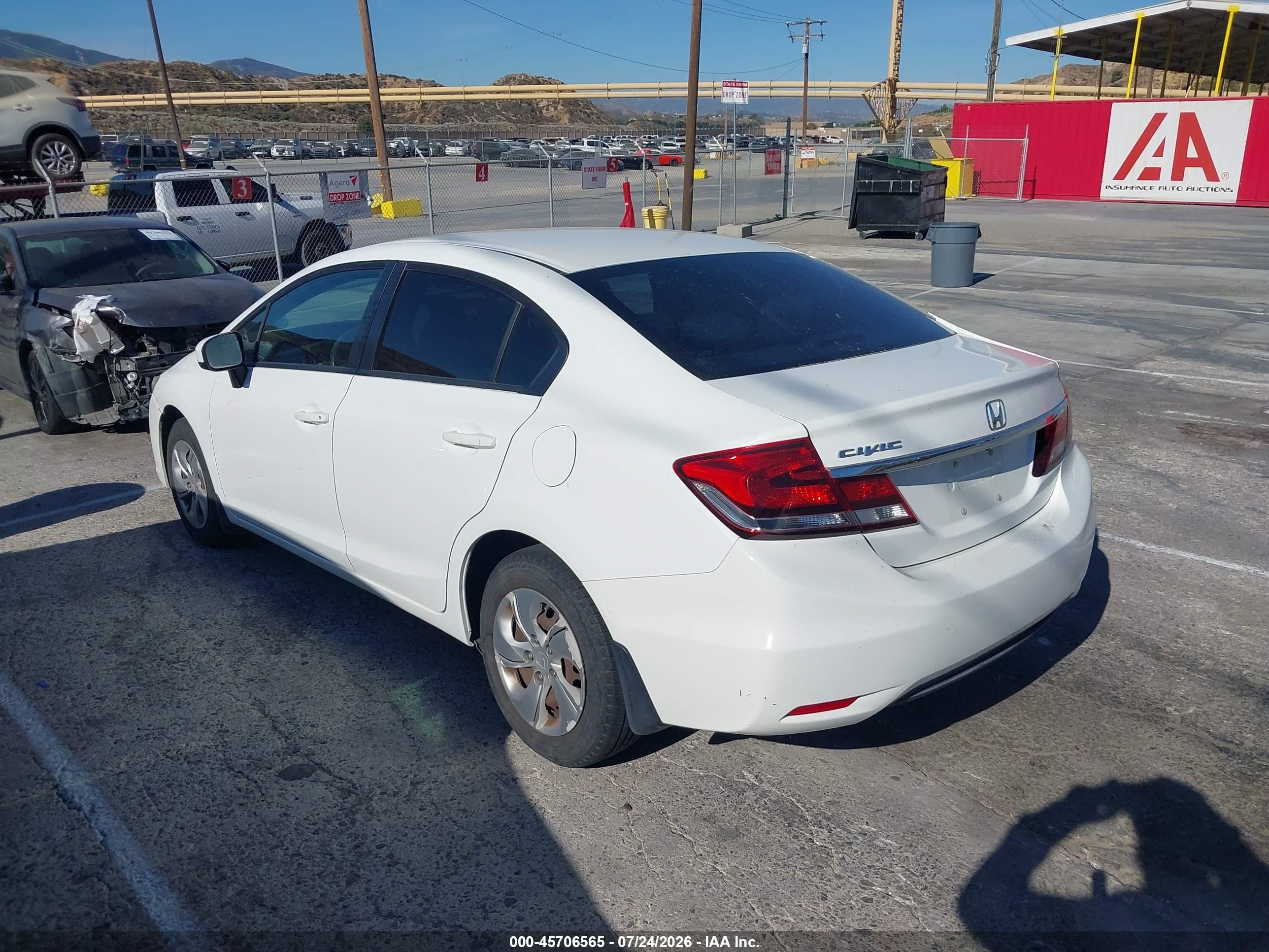 2015 Honda Civic Lx Белый vin: 19XFB2F54FE287930