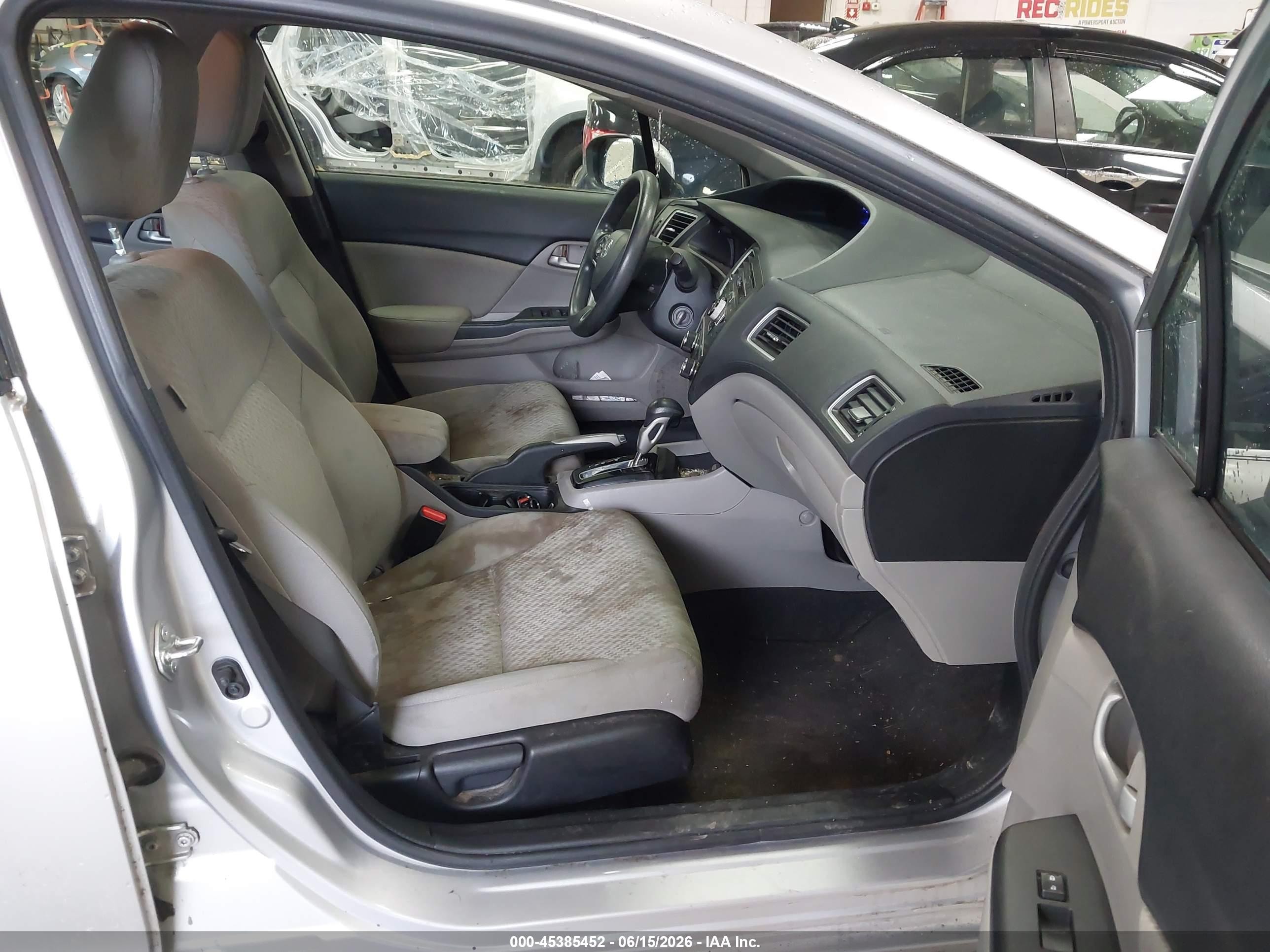 2014 Honda Civic Lx Silver vin: 19XFB2F55EE040107