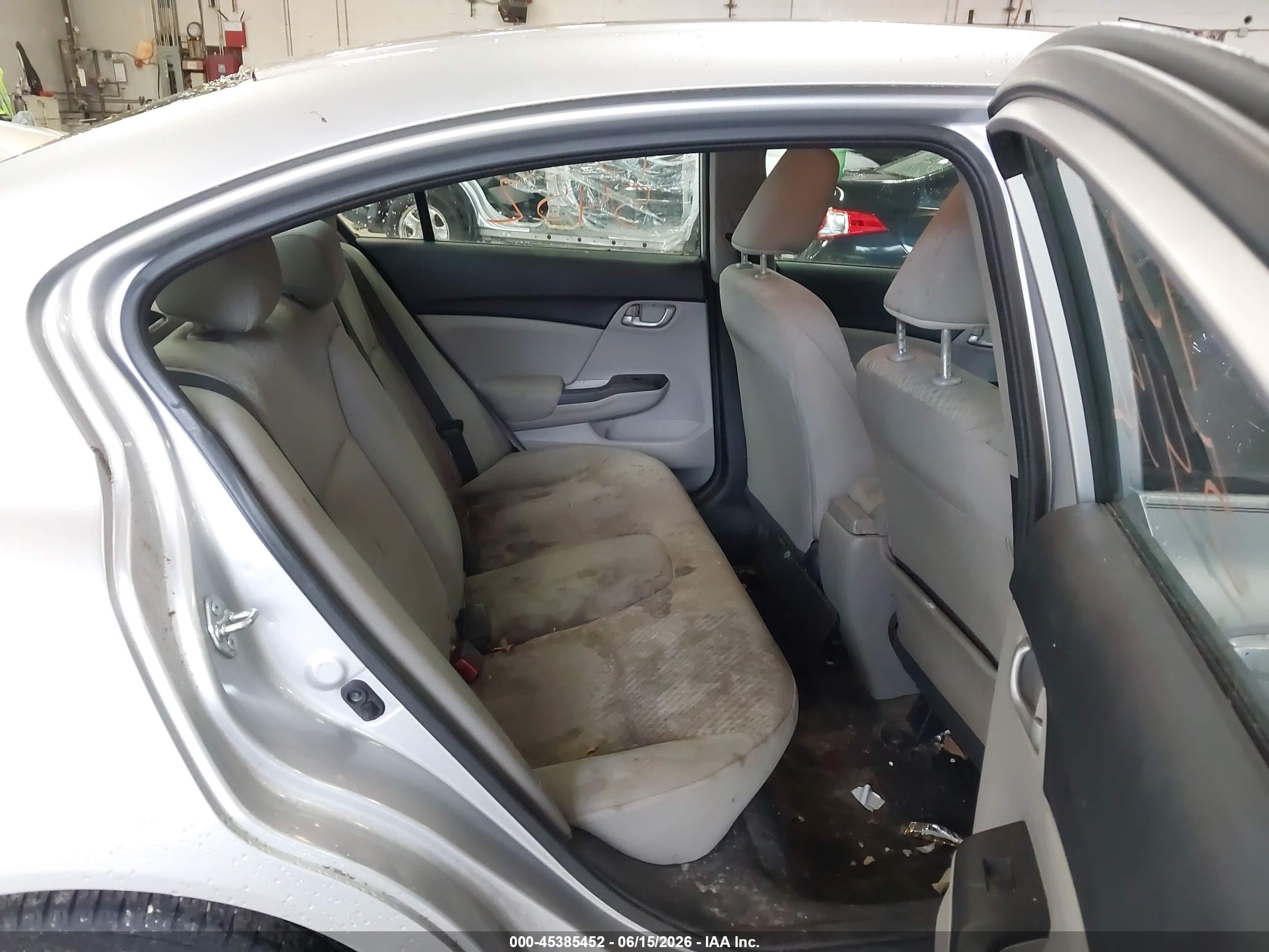 2014 Honda Civic Lx Silver vin: 19XFB2F55EE040107