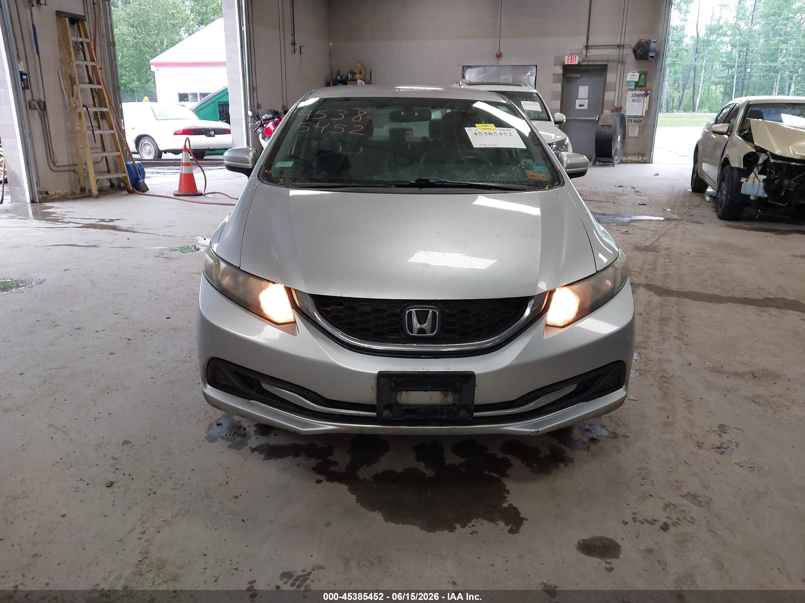 2014 Honda Civic Lx Silver vin: 19XFB2F55EE040107