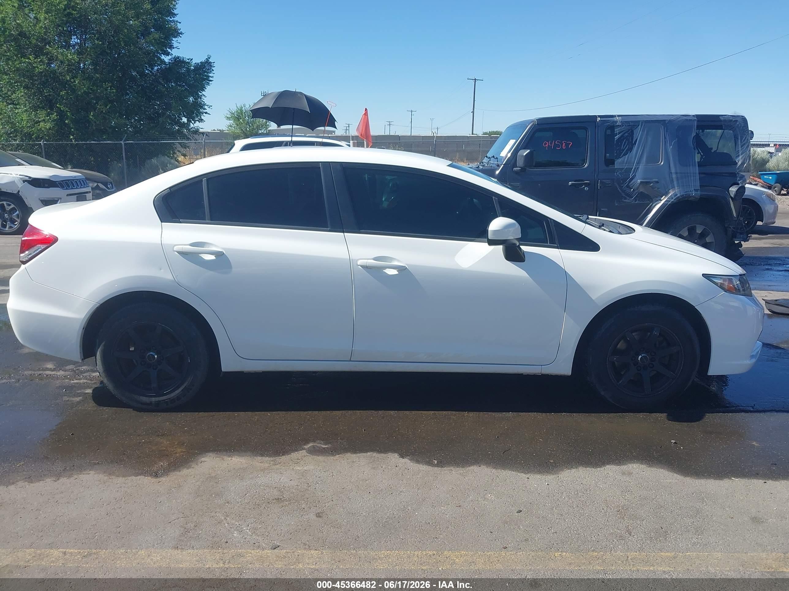 2014 Honda Civic Lx White vin: 19XFB2F55EE255860
