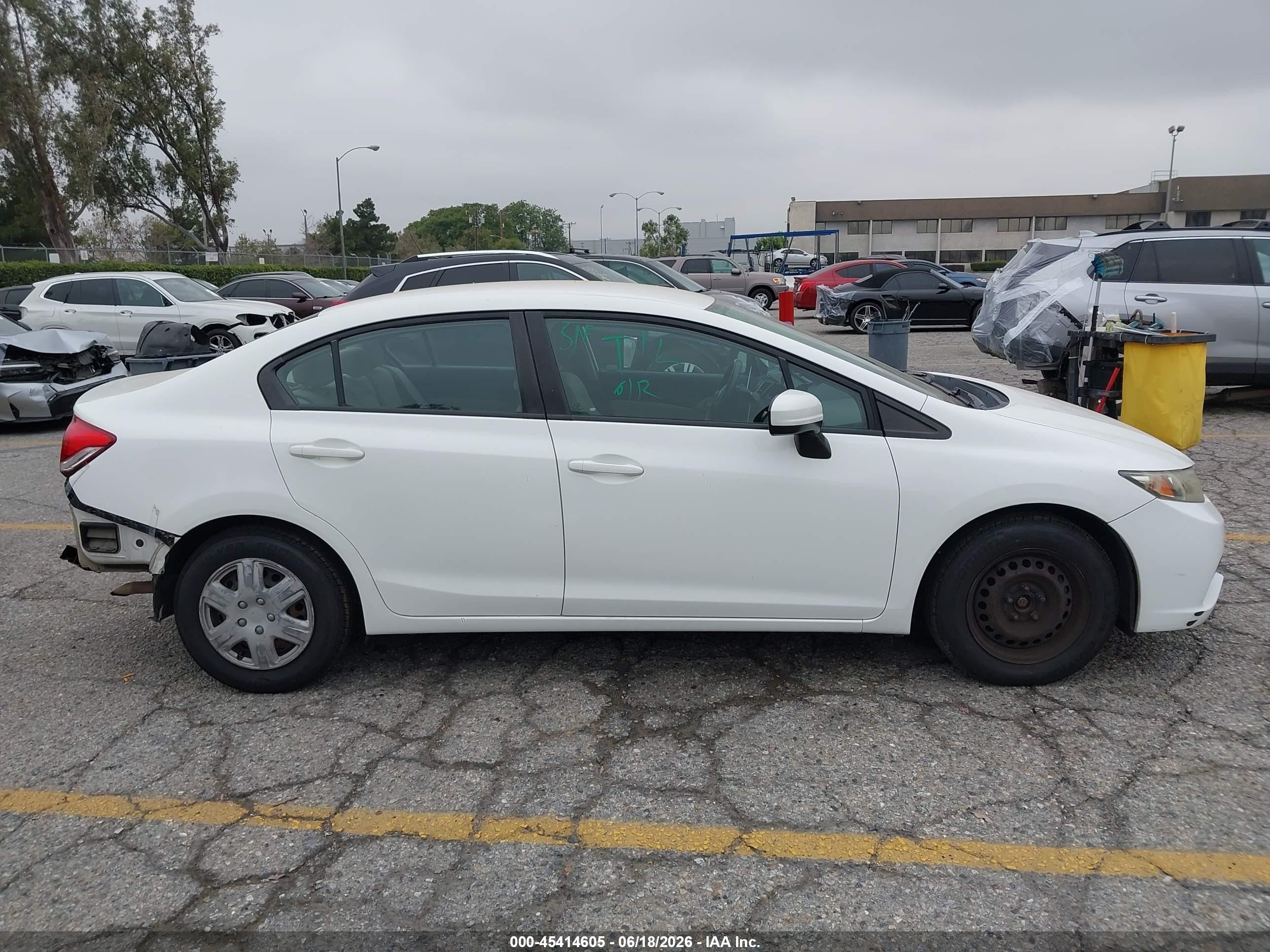 2015 Honda Civic Lx White vin: 19XFB2F55FE063579