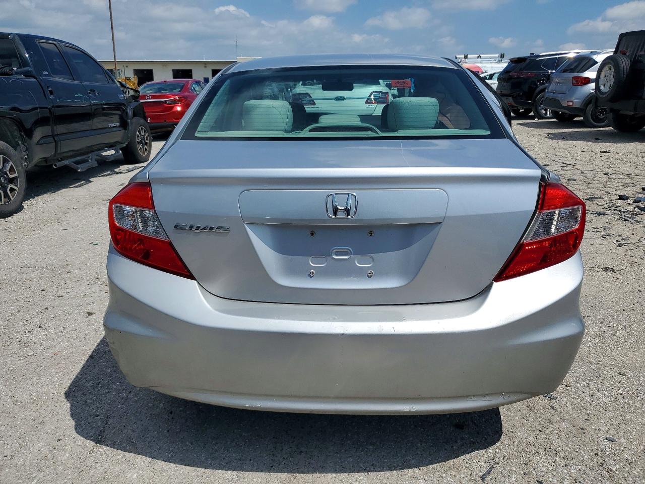 2012 Honda Civic 2d Dx Silver vin: 19XFB2F56CE077924
