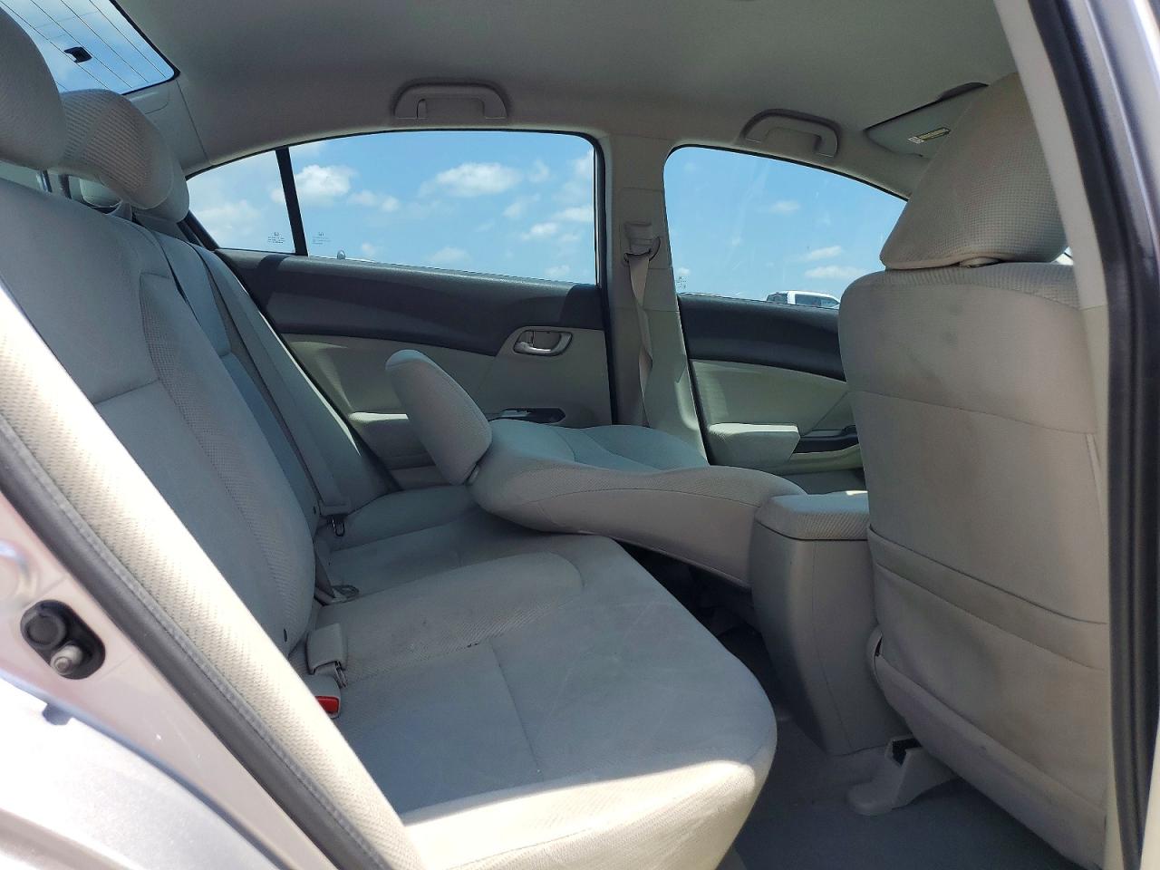 2012 Honda Civic Lx Silver vin: 19XFB2F56CE105141