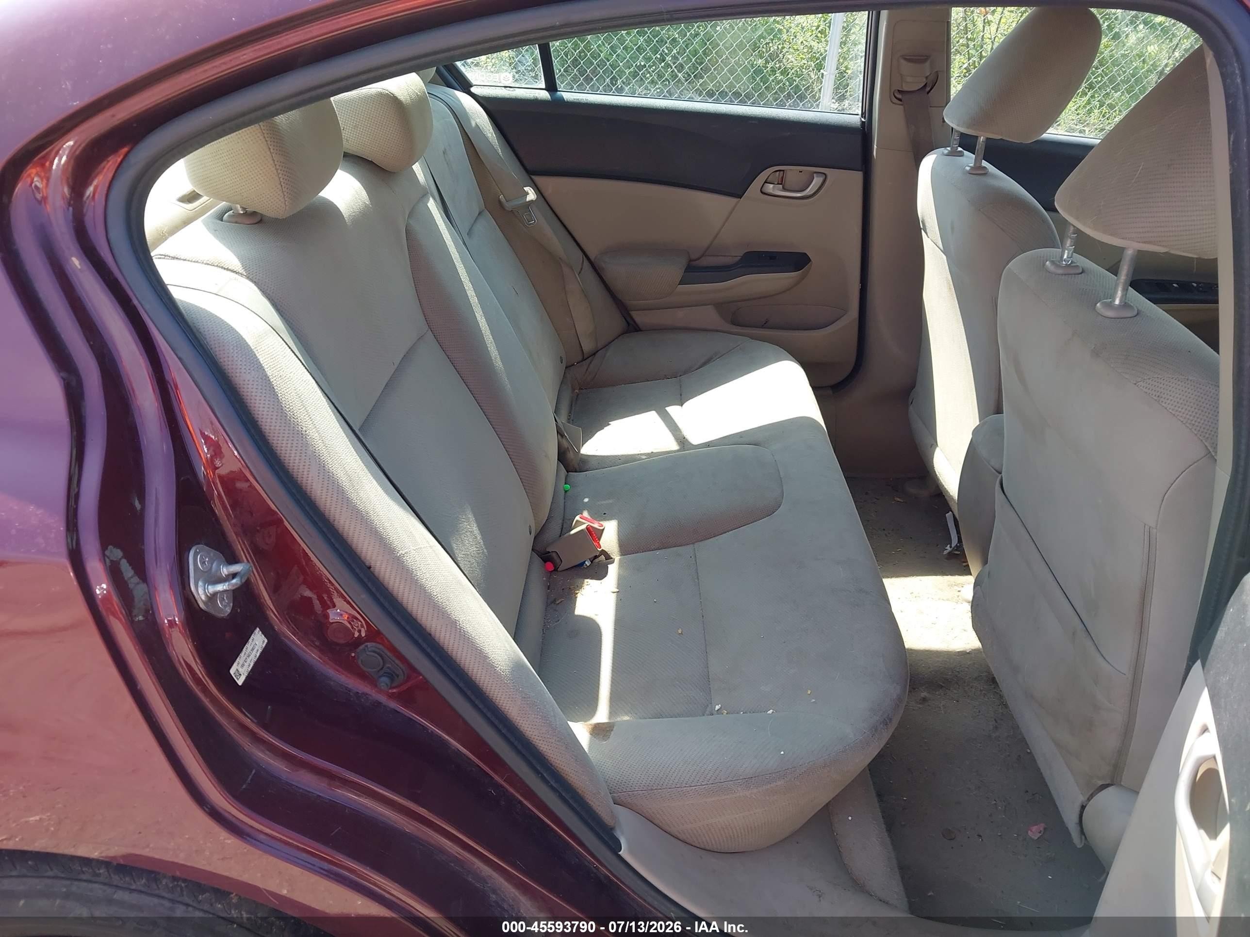 2012 Honda Civic Lx Burgundy vin: 19XFB2F56CE390374