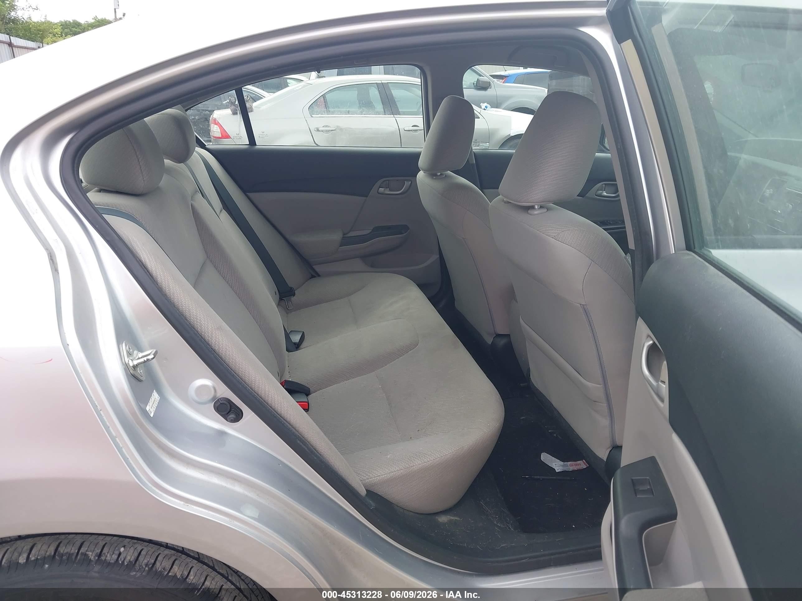 2013 Honda Civic Lx Silver vin: 19XFB2F56DE026215