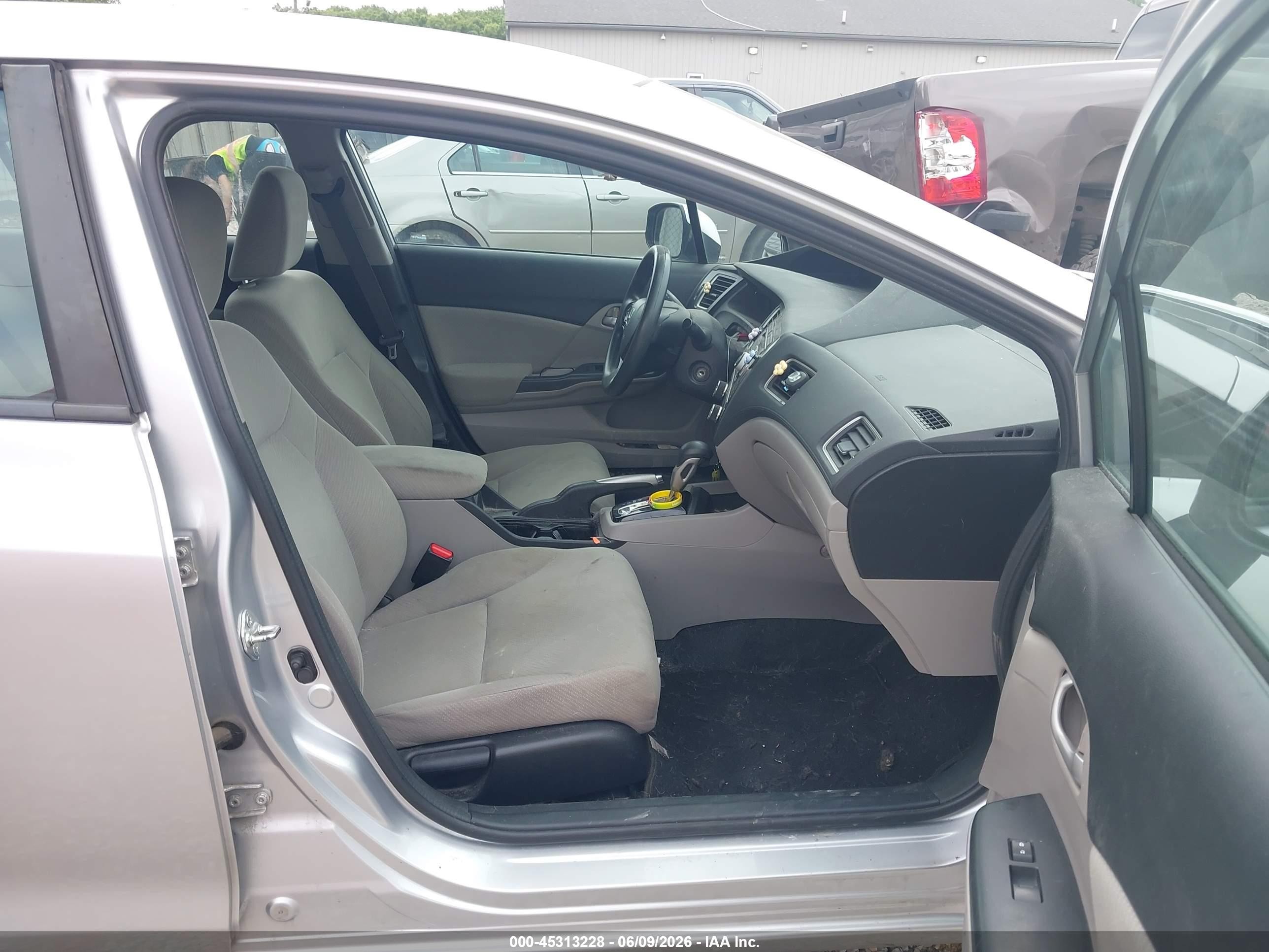 2013 Honda Civic Lx Silver vin: 19XFB2F56DE026215