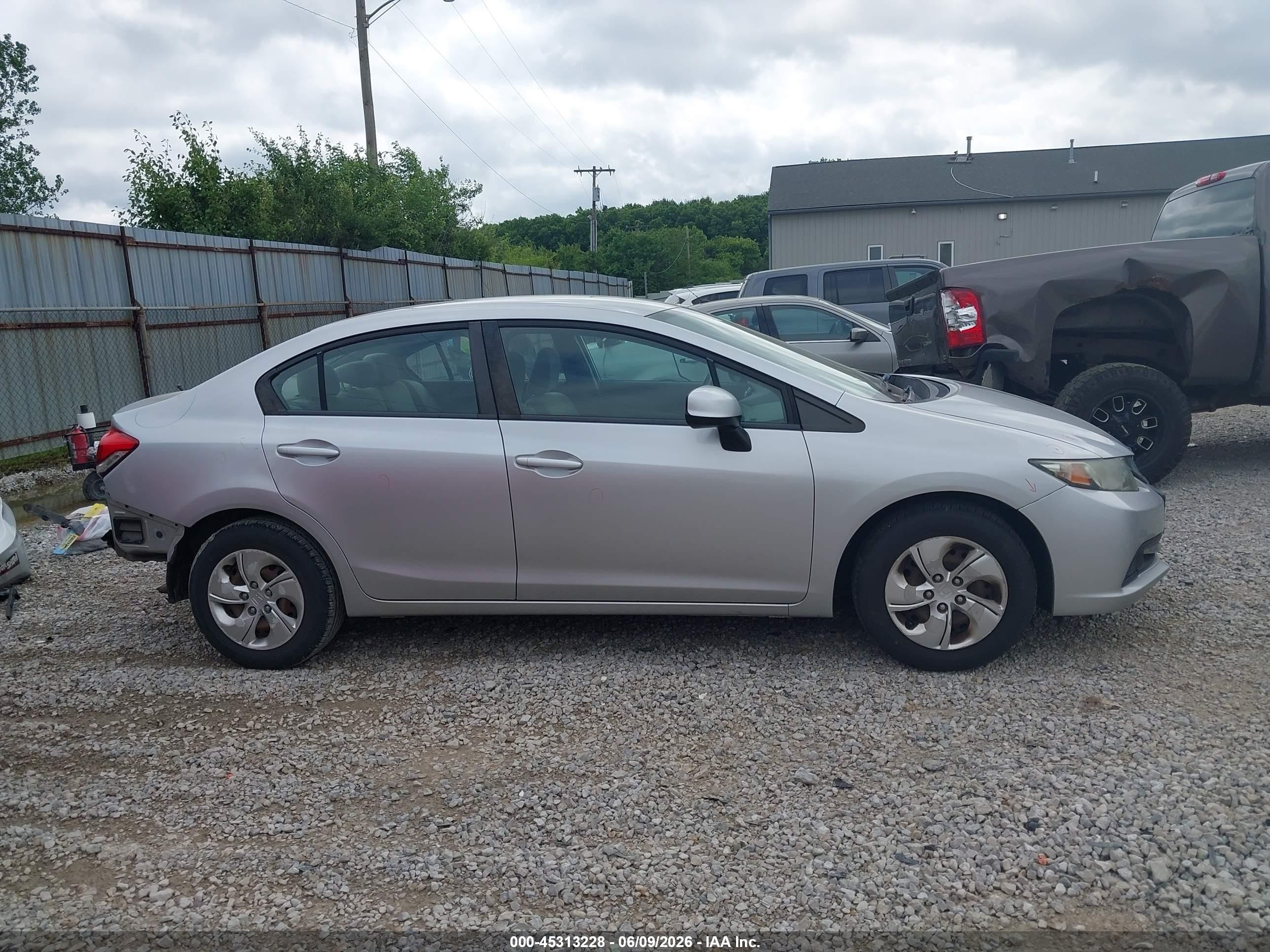 2013 Honda Civic Lx Silver vin: 19XFB2F56DE026215