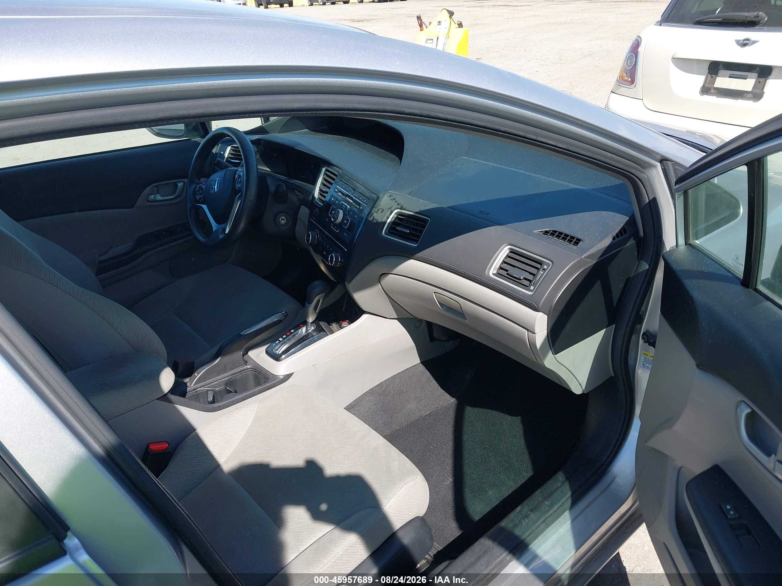 2013 Honda Civic Lx Серебряный vin: 19XFB2F56DE241108