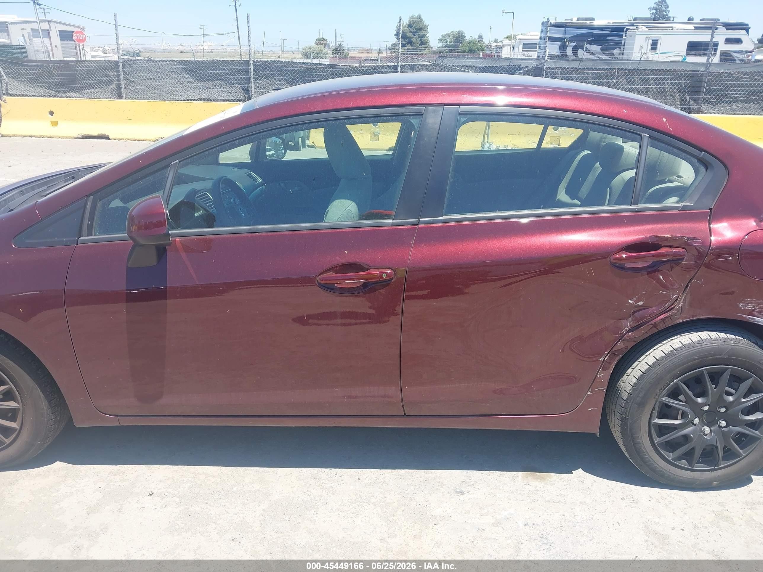 2013 Honda Civic Lx Burgundy vin: 19XFB2F56DE290776
