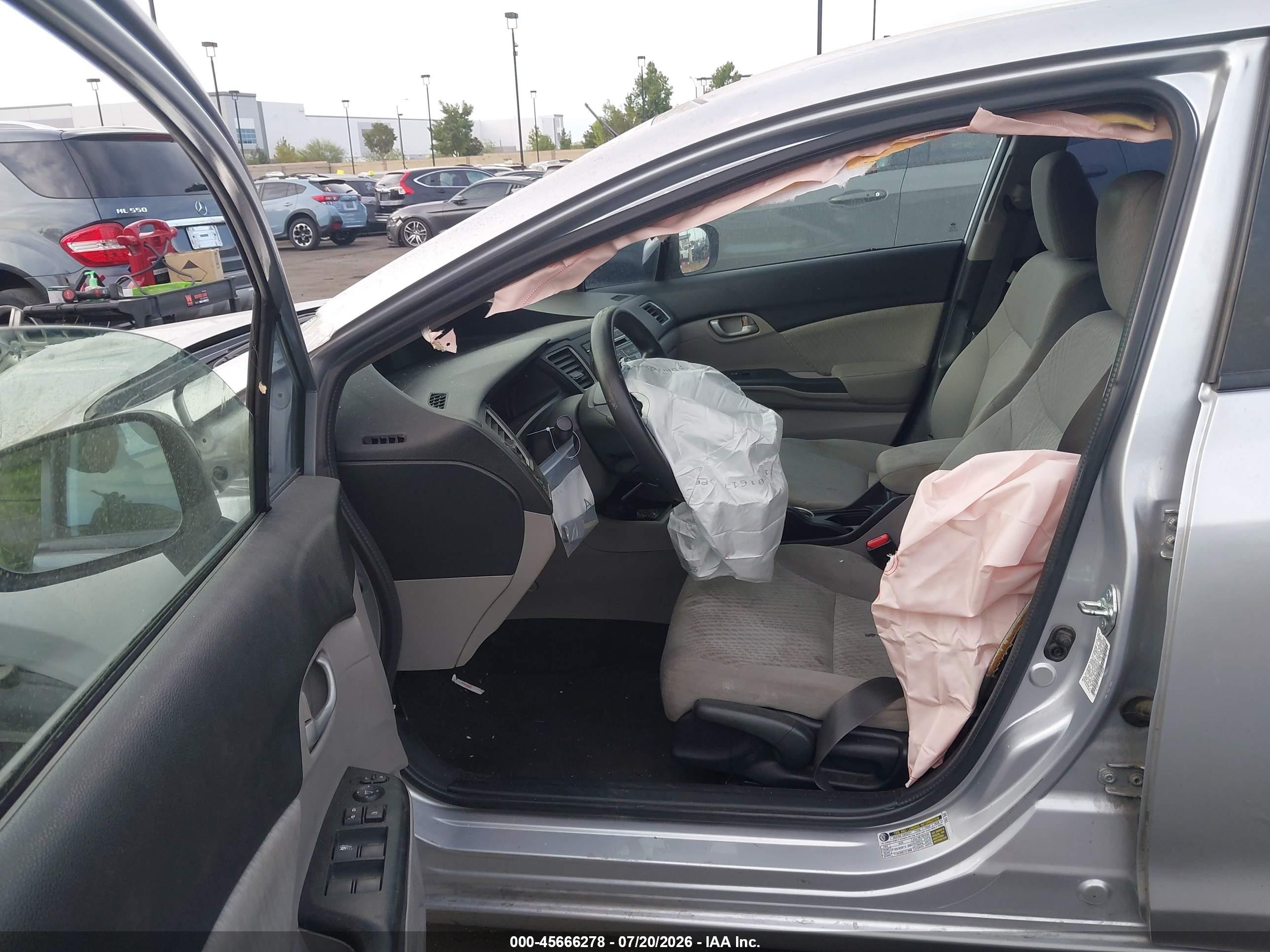 2014 Honda Civic Lx Серебряный vin: 19XFB2F56EE230207