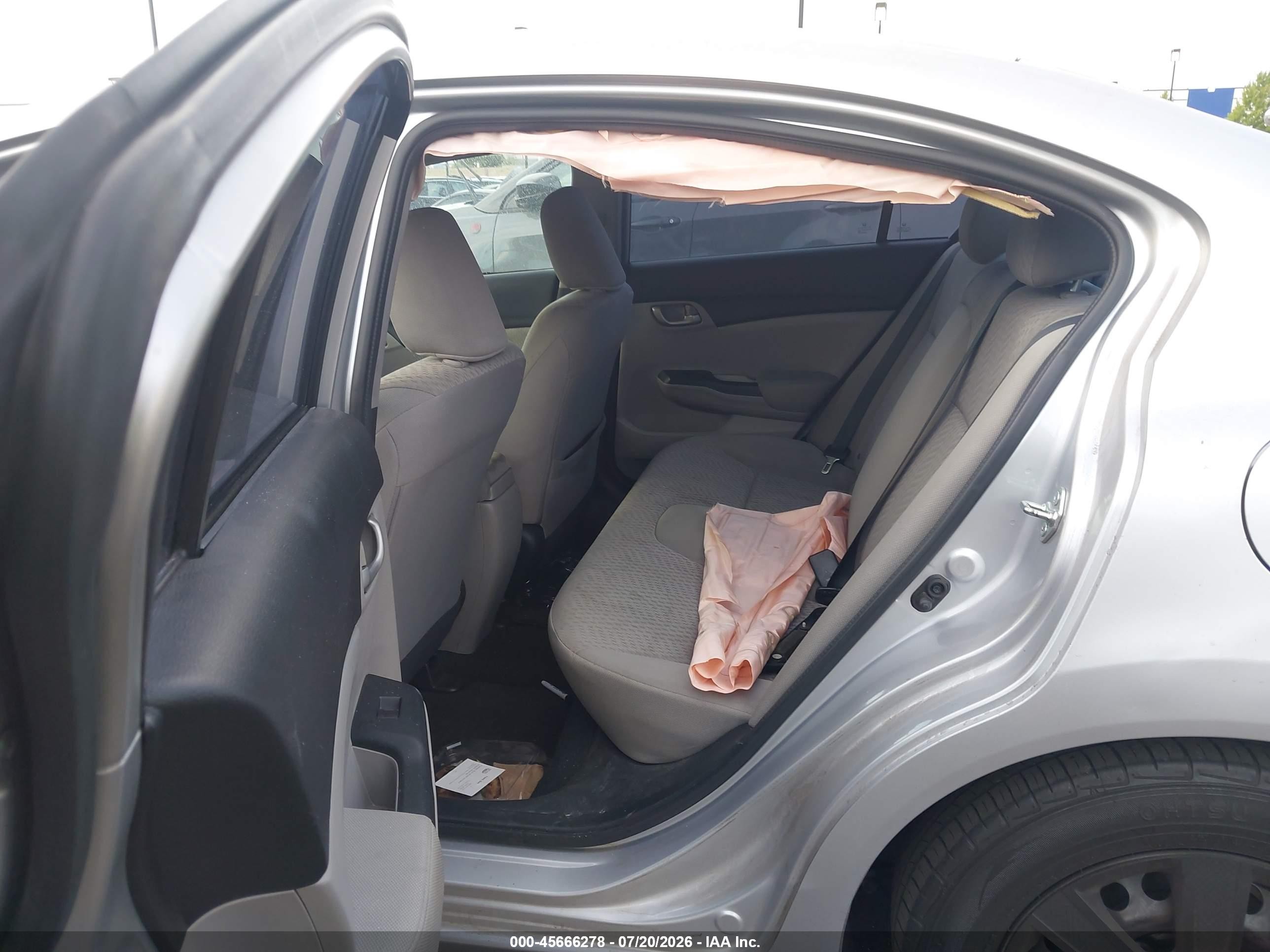 2014 Honda Civic Lx Серебряный vin: 19XFB2F56EE230207