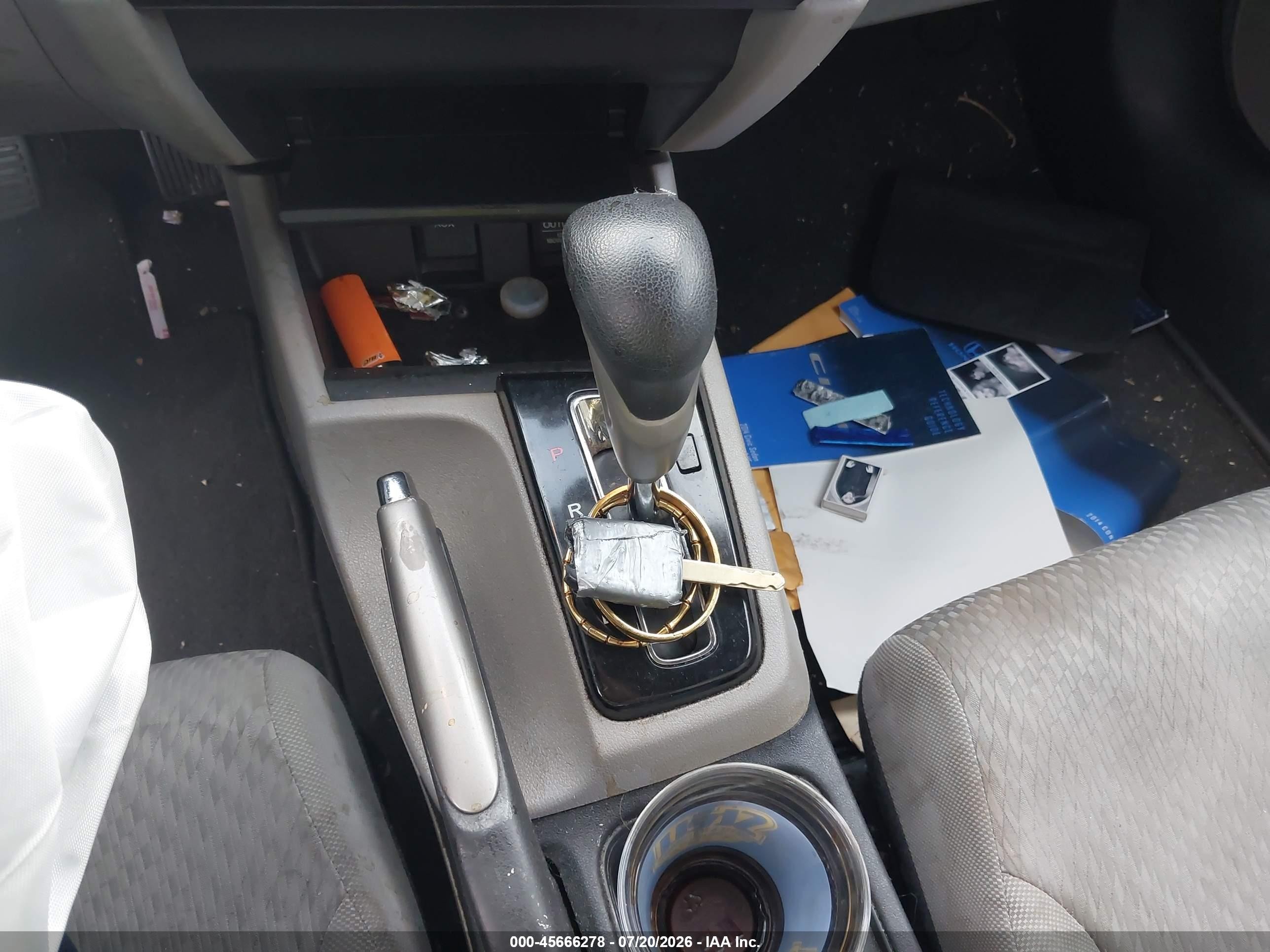2014 Honda Civic Lx Серебряный vin: 19XFB2F56EE230207