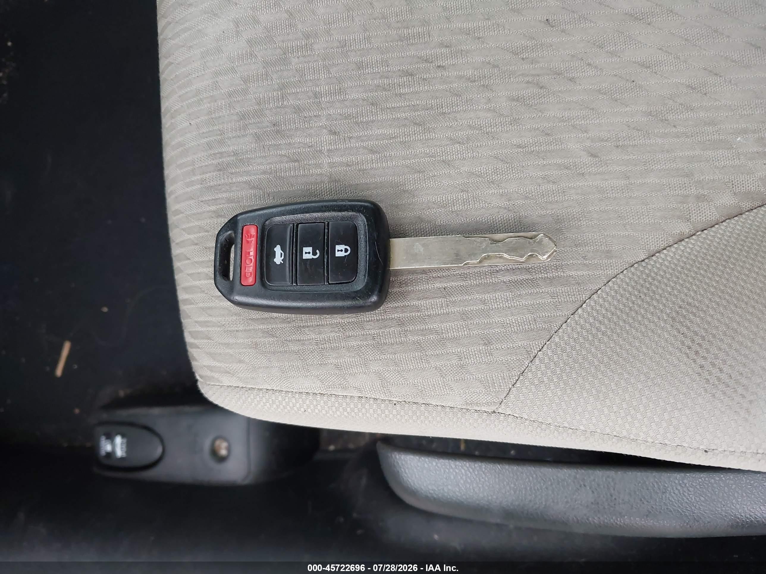2015 Honda Civic Lx Белый vin: 19XFB2F56FE031854