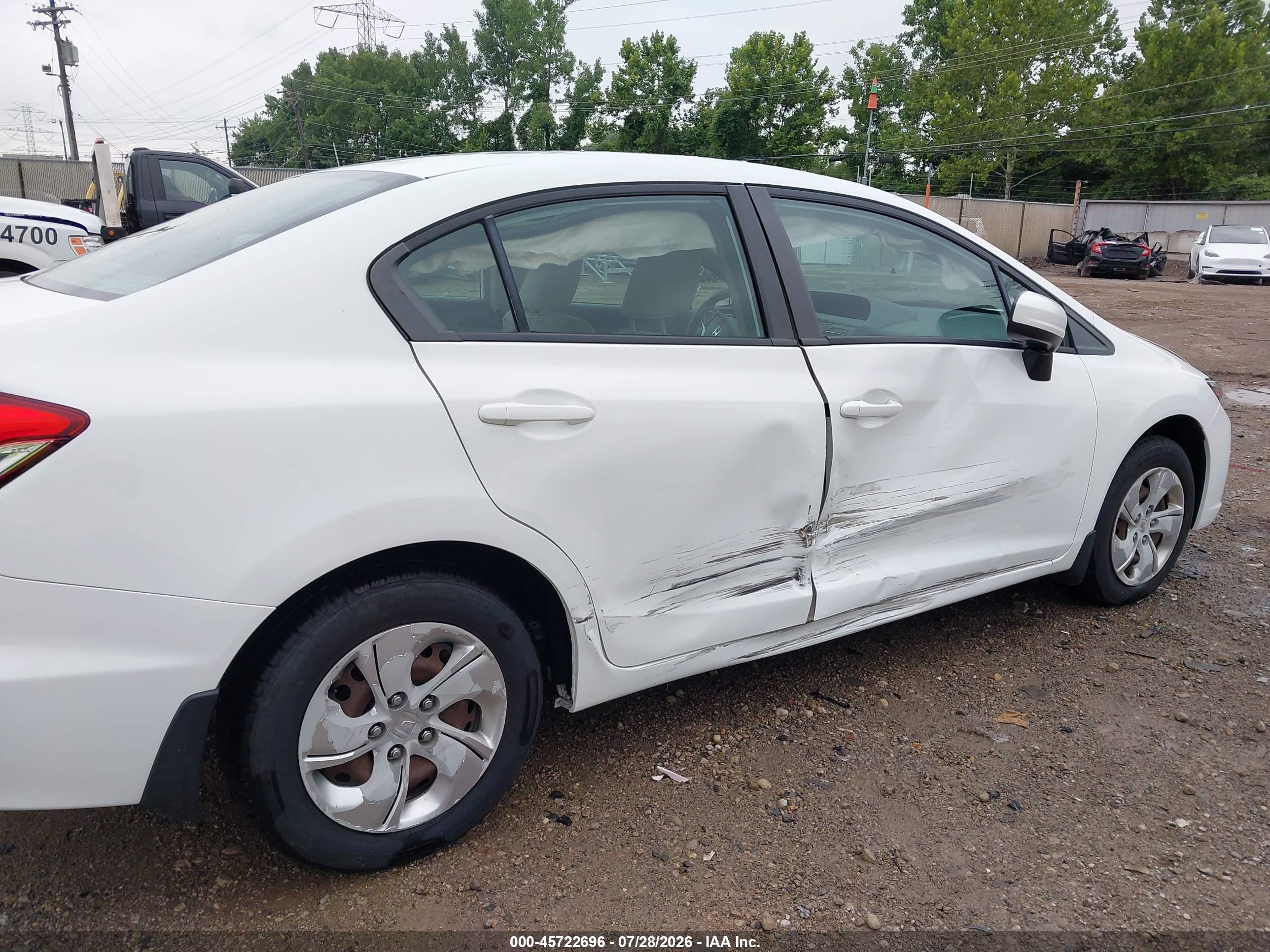 2015 Honda Civic Lx Белый vin: 19XFB2F56FE031854