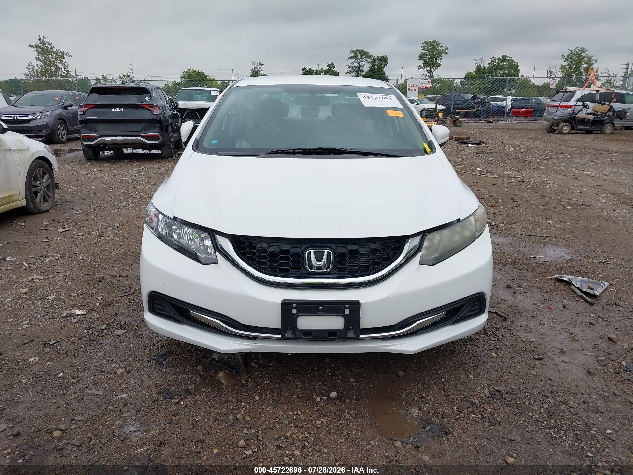 2015 Honda Civic Lx Белый vin: 19XFB2F56FE031854