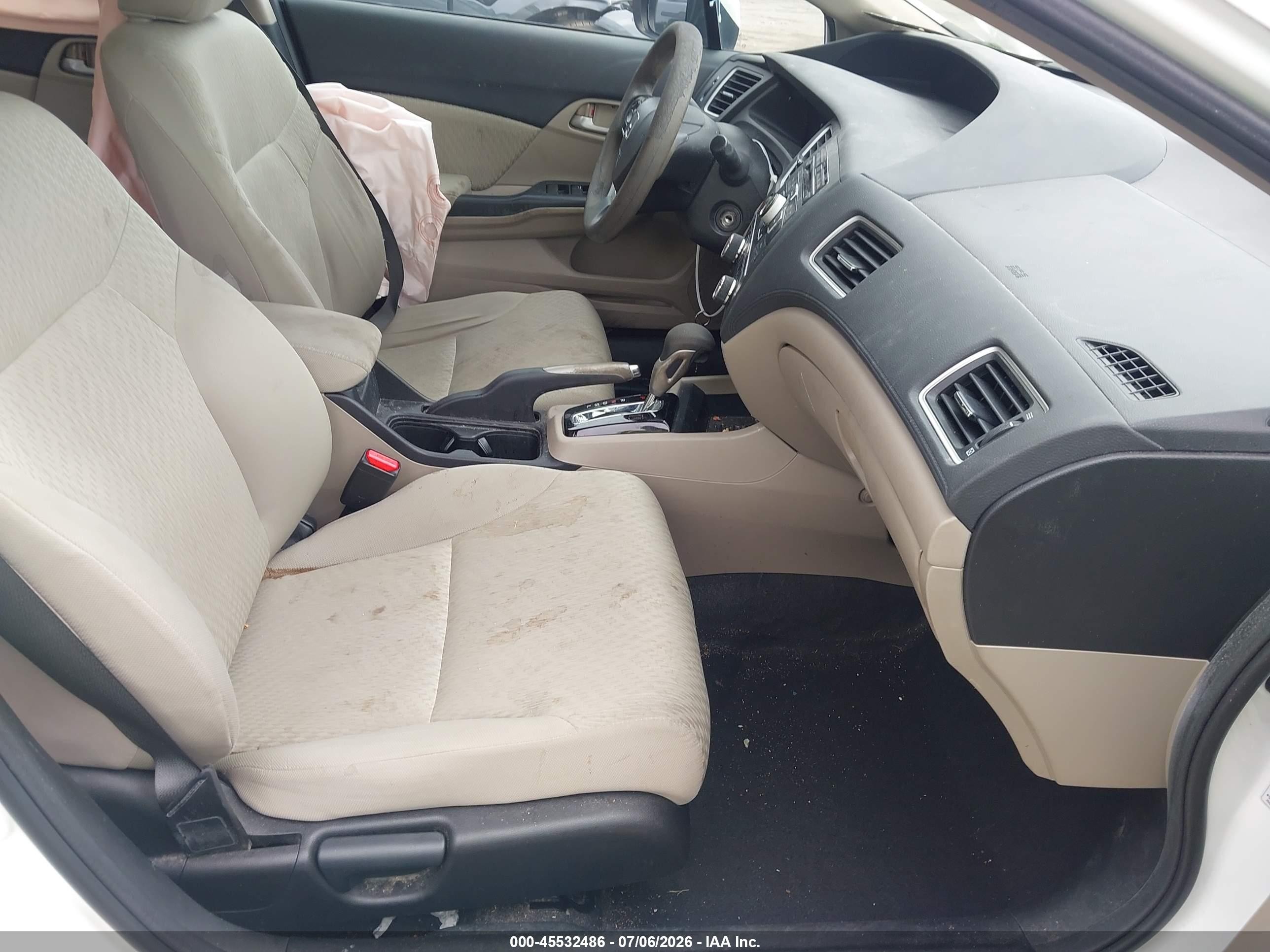 2015 Honda Civic Lx Белый vin: 19XFB2F56FE263564