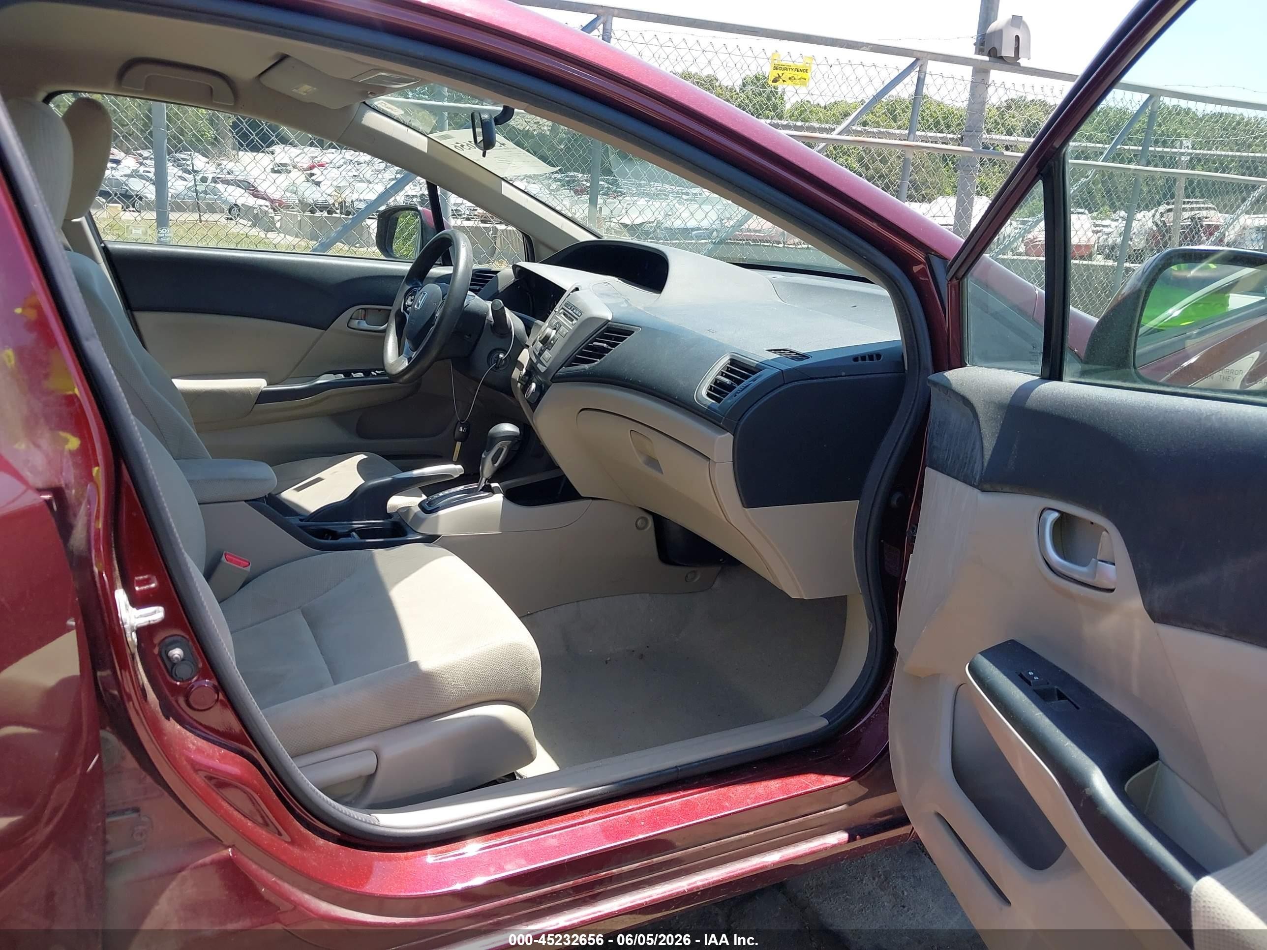 2012 Honda Civic Lx Burgundy vin: 19XFB2F57CE358677