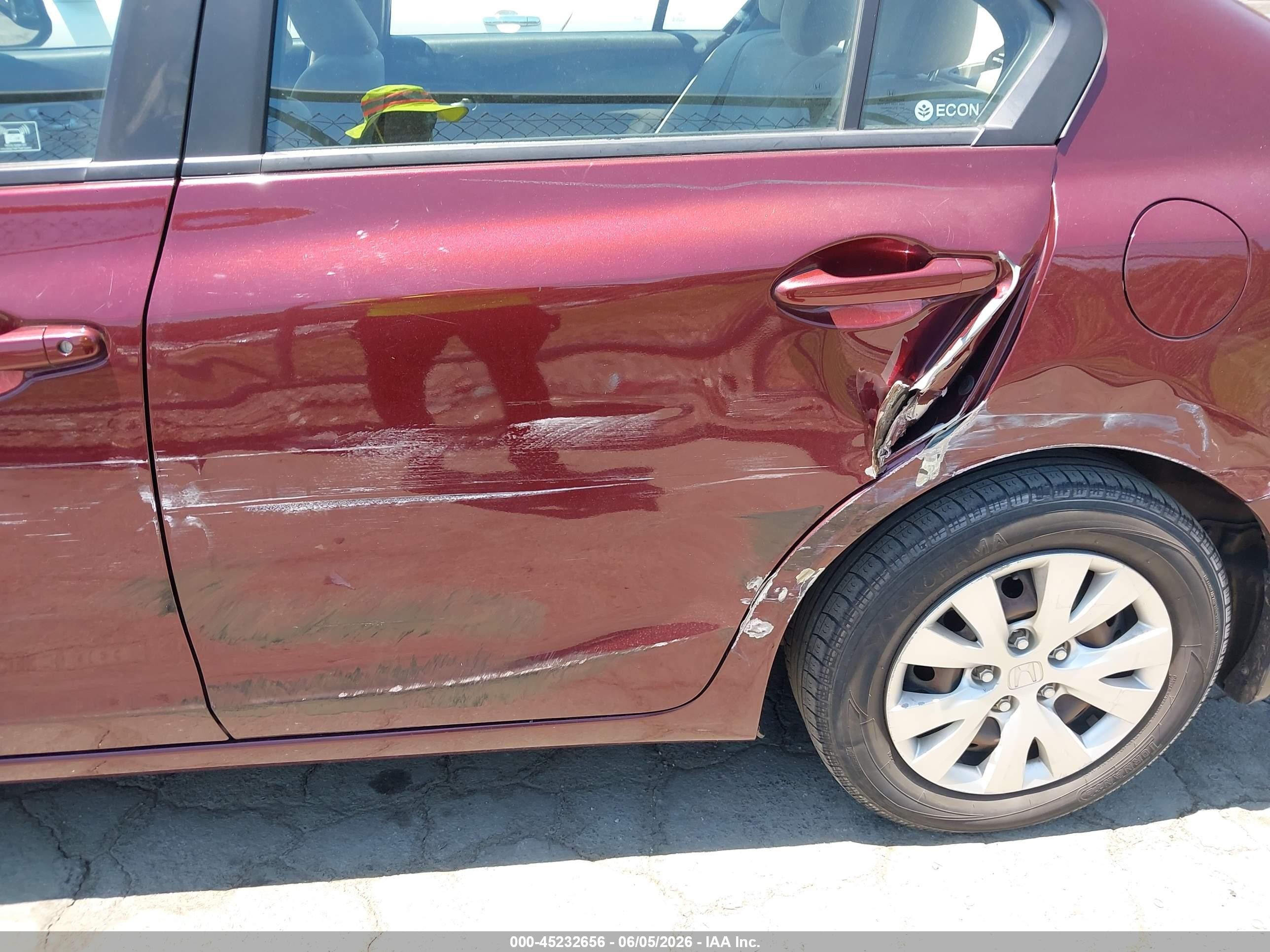 2012 Honda Civic Lx Burgundy vin: 19XFB2F57CE358677