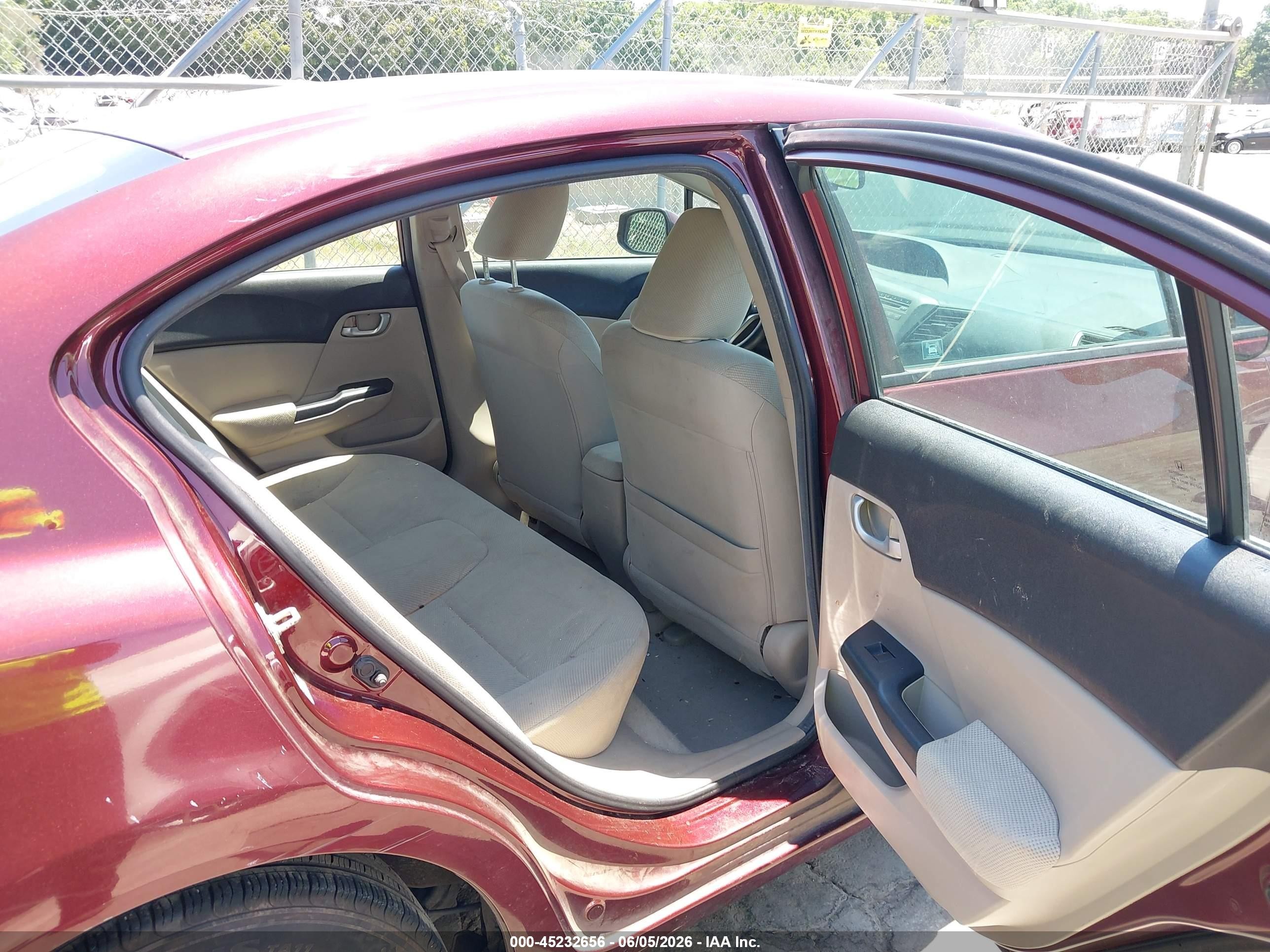 2012 Honda Civic Lx Burgundy vin: 19XFB2F57CE358677