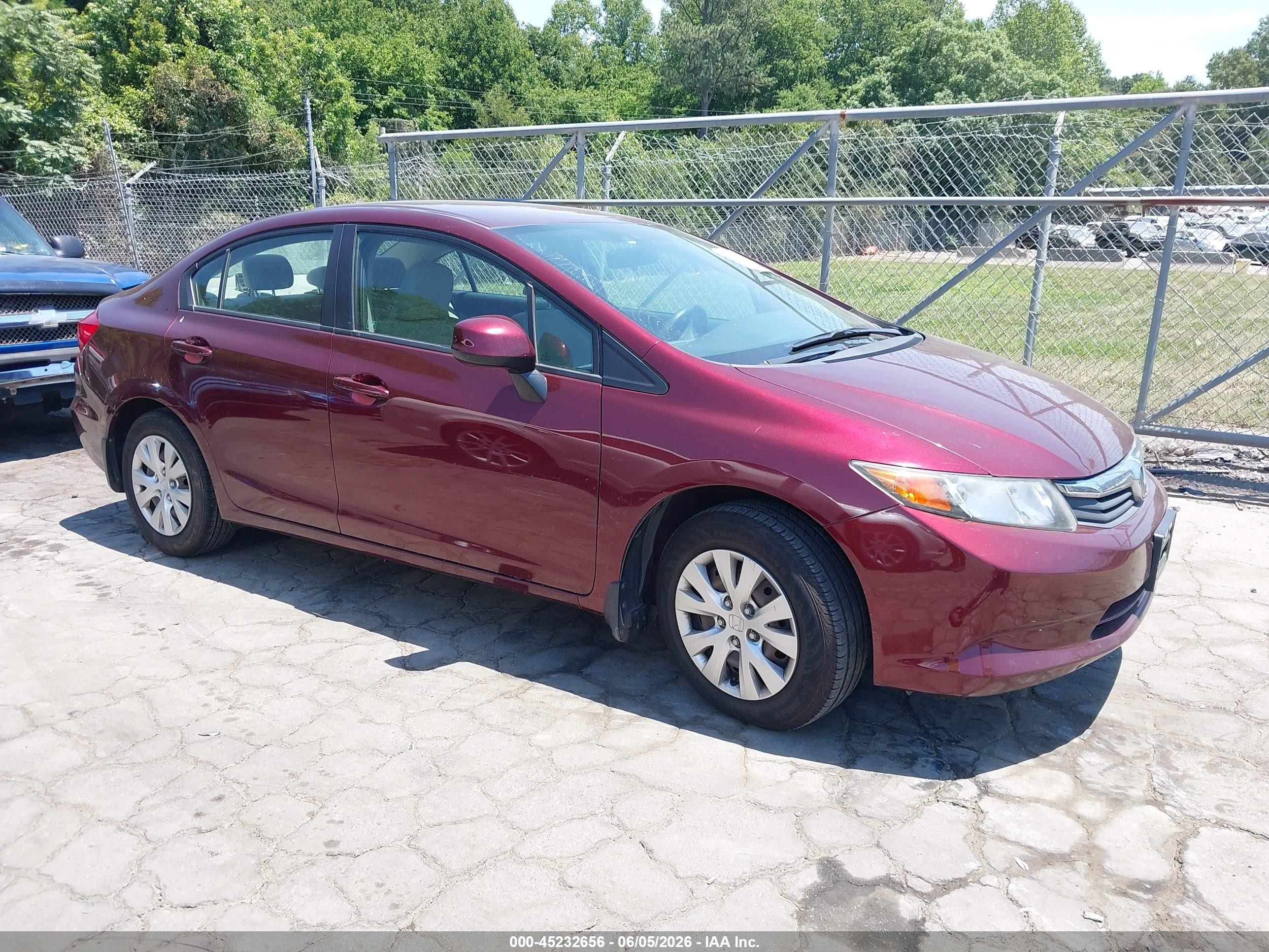 2012 Honda Civic Lx Burgundy vin: 19XFB2F57CE358677