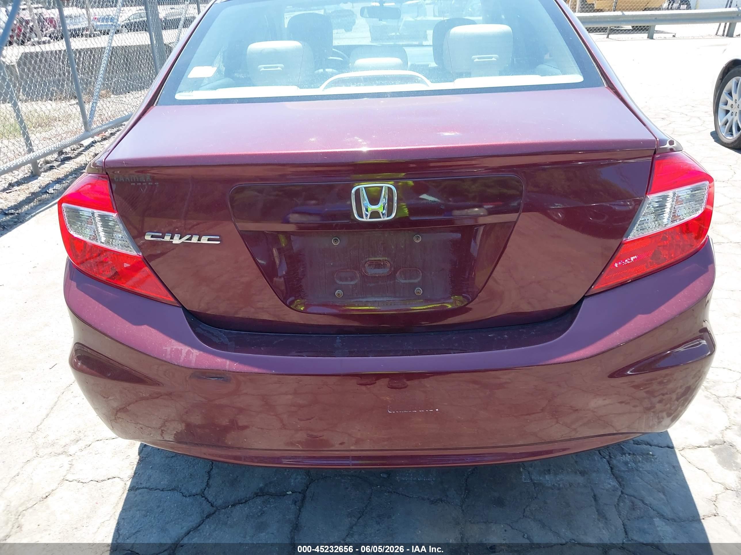 2012 Honda Civic Lx Burgundy vin: 19XFB2F57CE358677