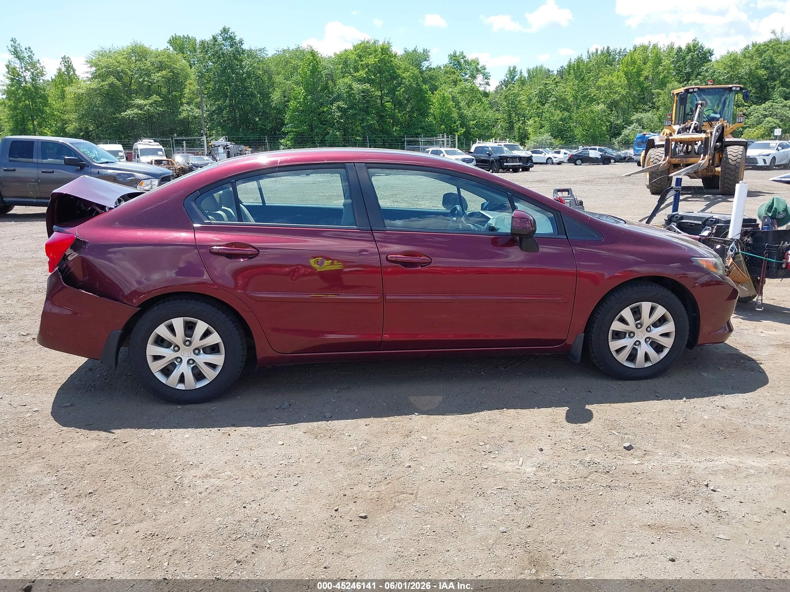 2012 Honda Civic Lx Красный vin: 19XFB2F57CE364141