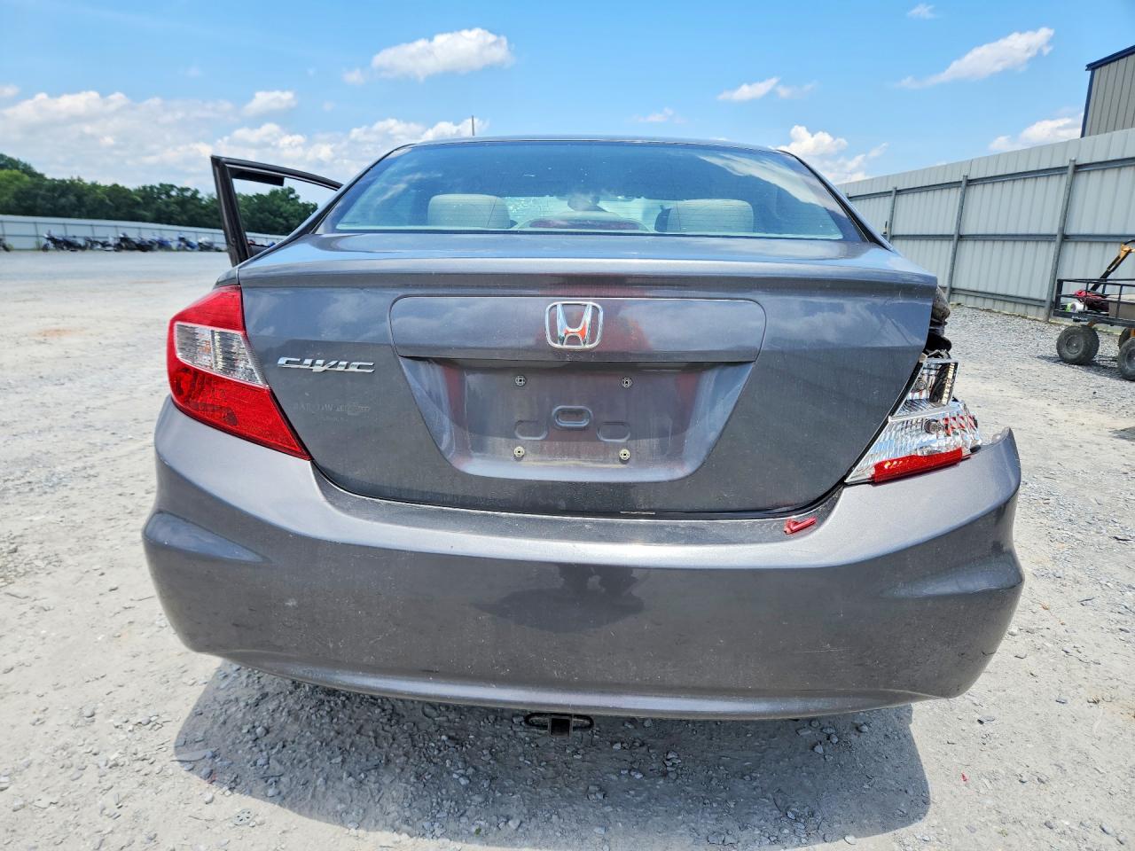2012 Honda Civic Lx Silver vin: 19XFB2F57CE377665