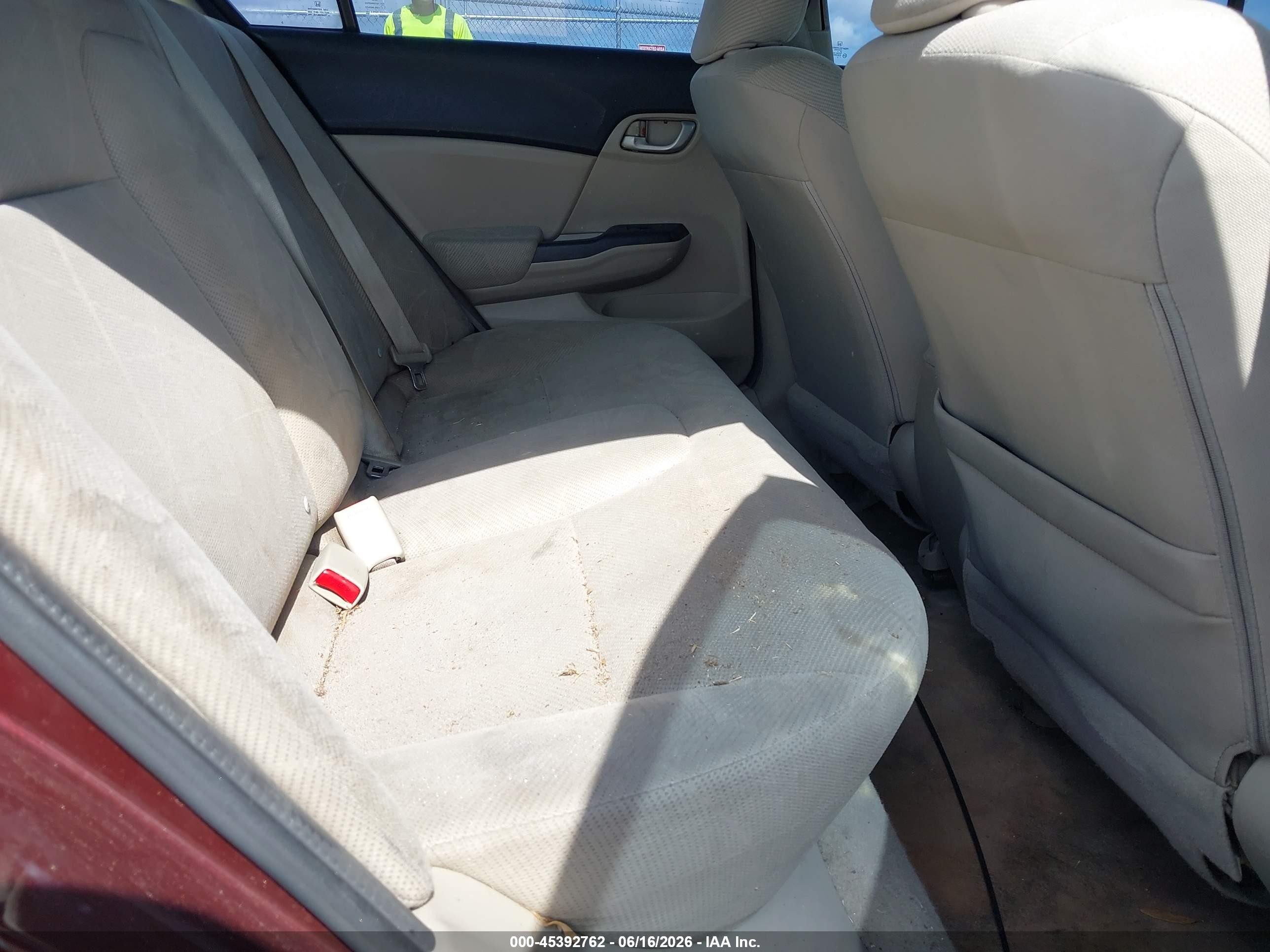 2012 Honda Civic Lx Burgundy vin: 19XFB2F57CE393011