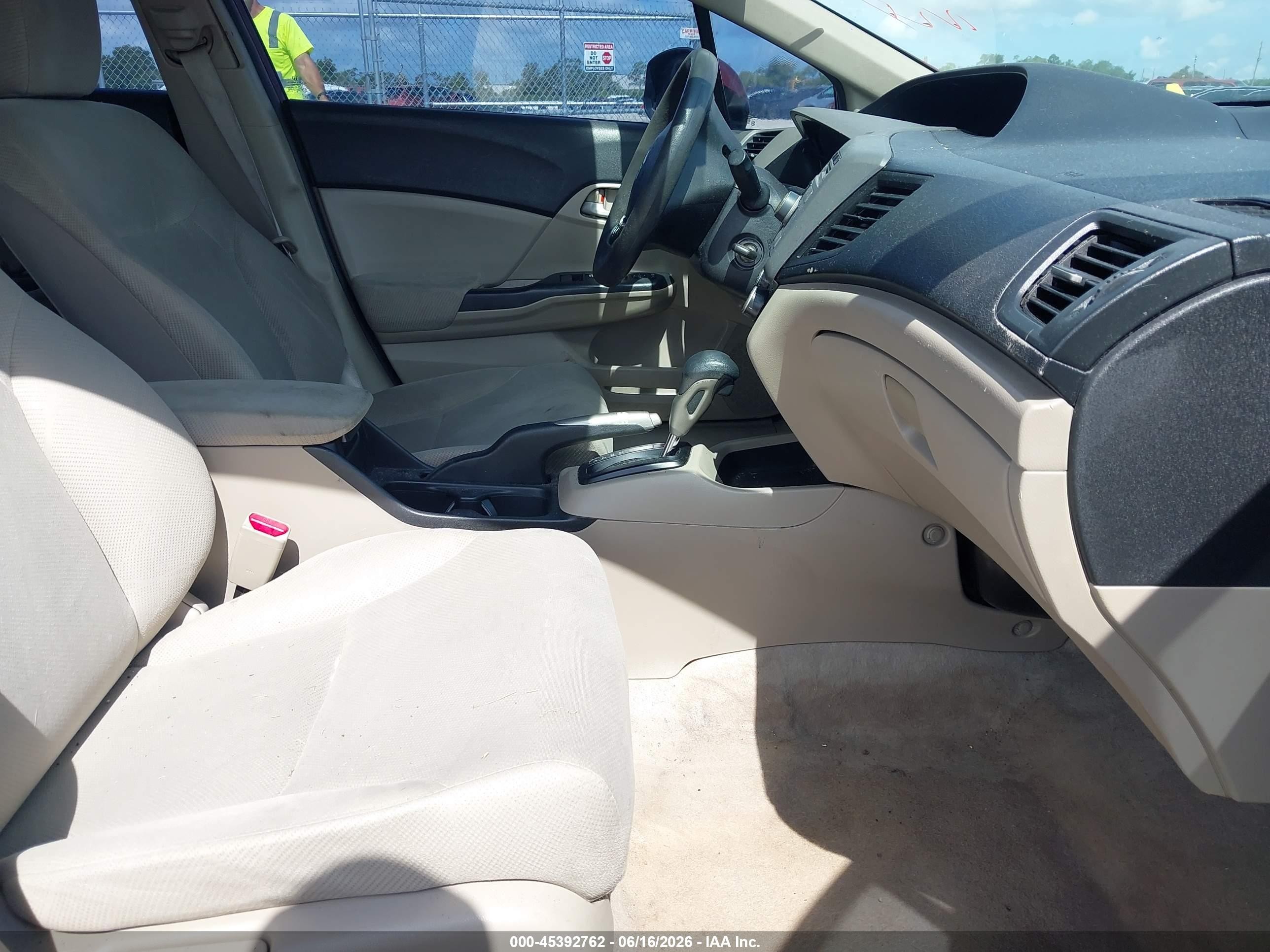 2012 Honda Civic Lx Burgundy vin: 19XFB2F57CE393011