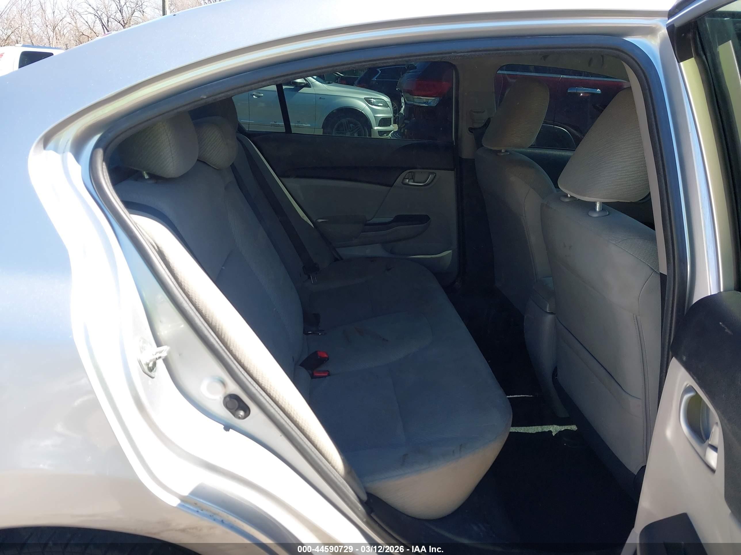 2013 Honda Civic Lx Silver vin: 19XFB2F57DE242686