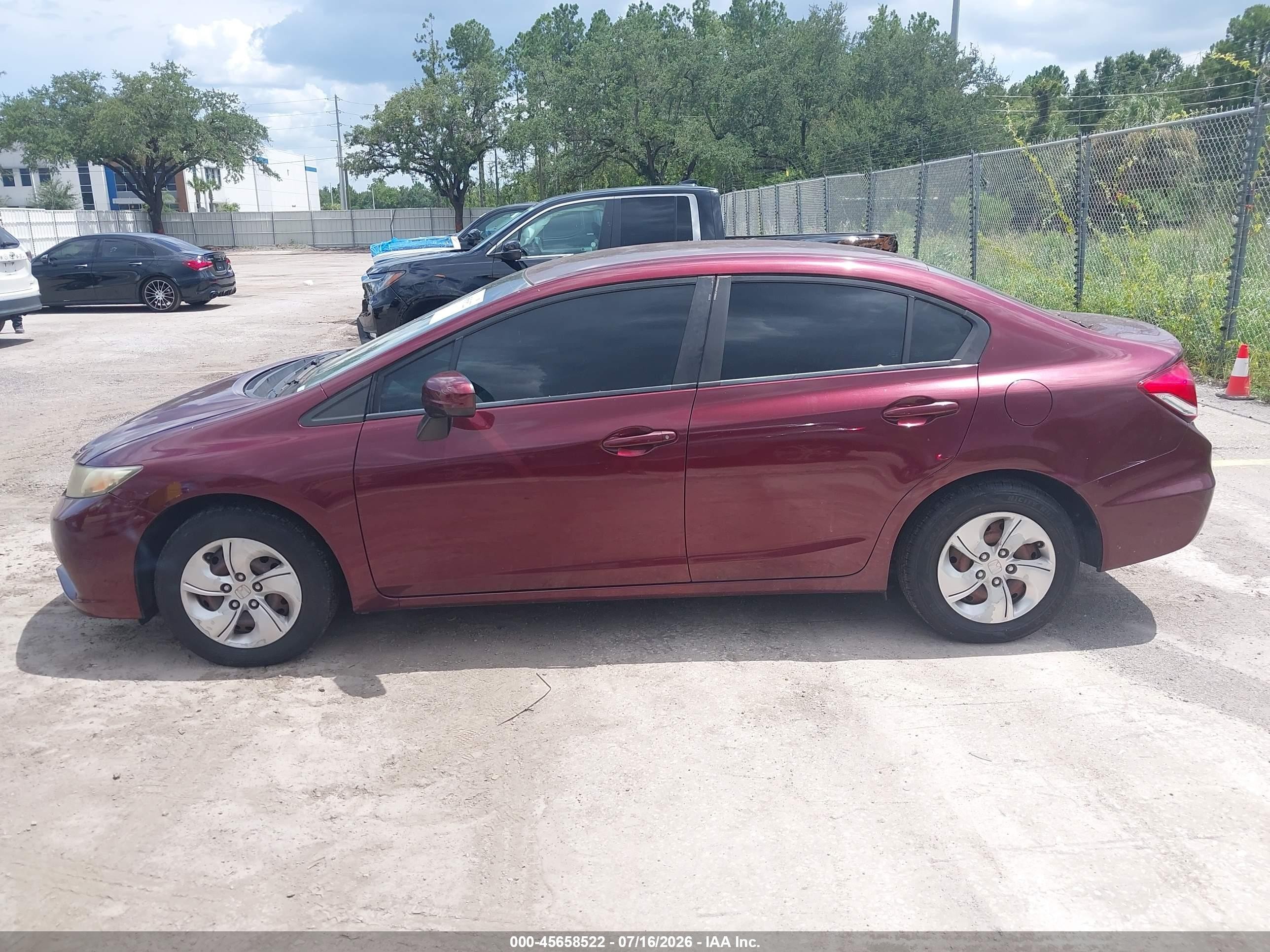 2014 Honda Civic Lx Burgundy vin: 19XFB2F57EE017458