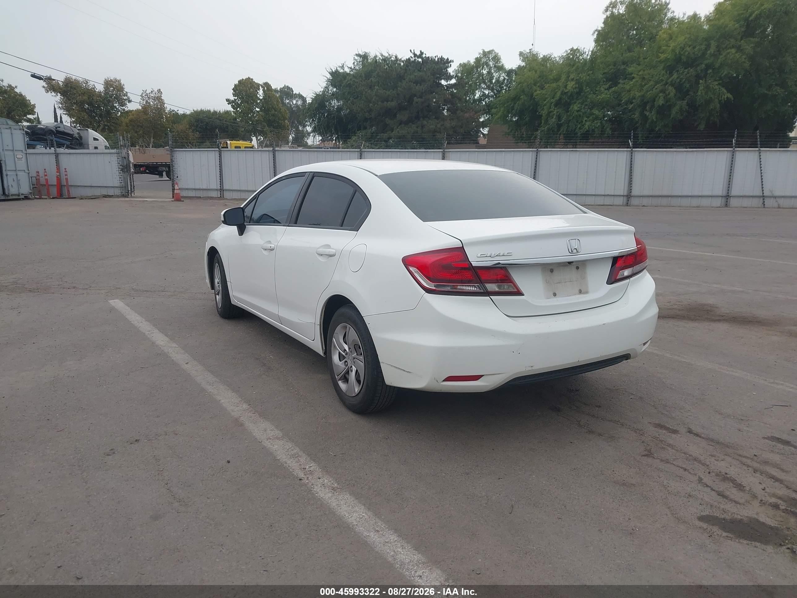2014 Honda Civic Lx Белый vin: 19XFB2F57EE216414
