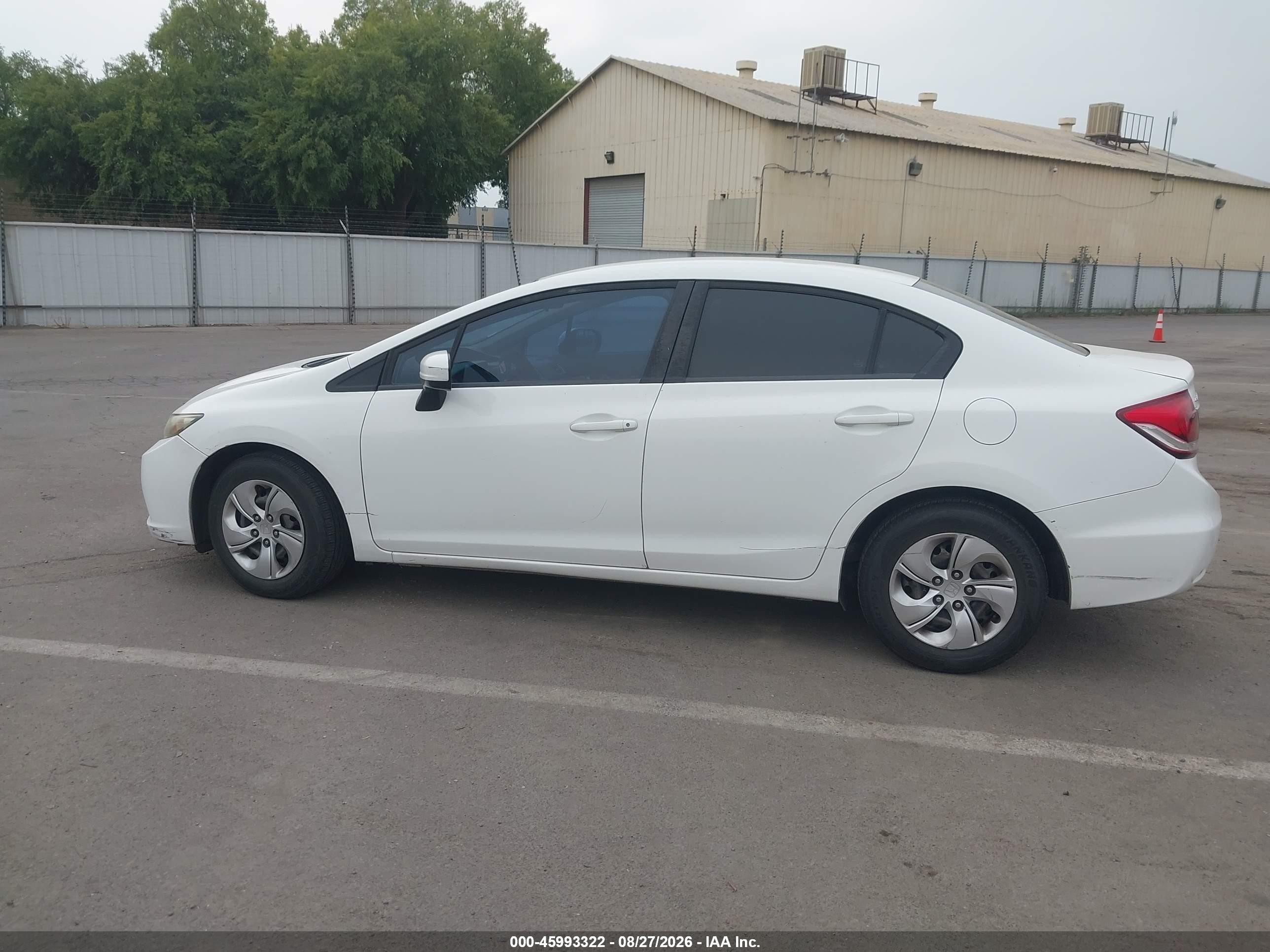 2014 Honda Civic Lx Белый vin: 19XFB2F57EE216414
