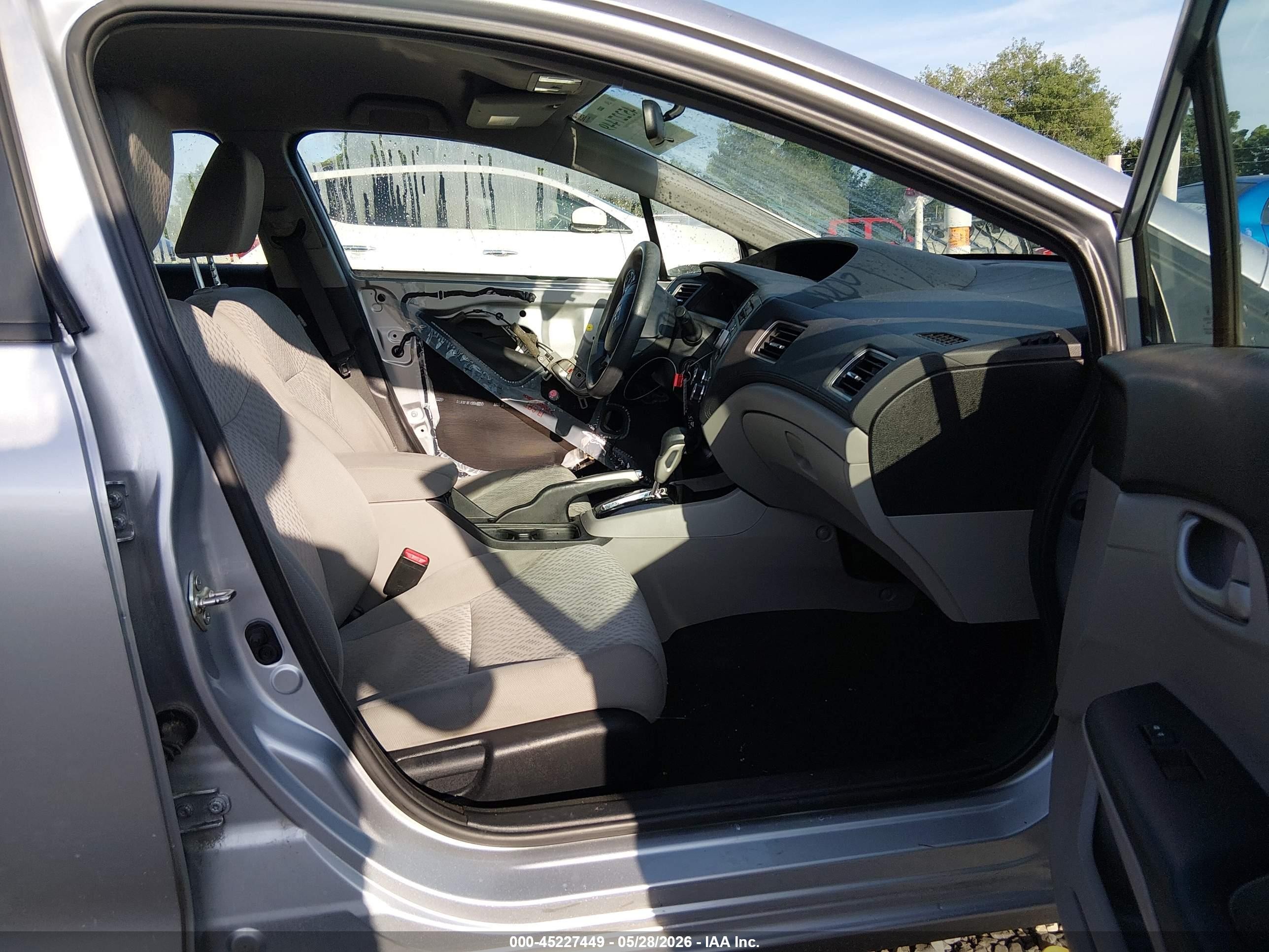 2014 Honda Civic Lx Silver vin: 19XFB2F57EE218762