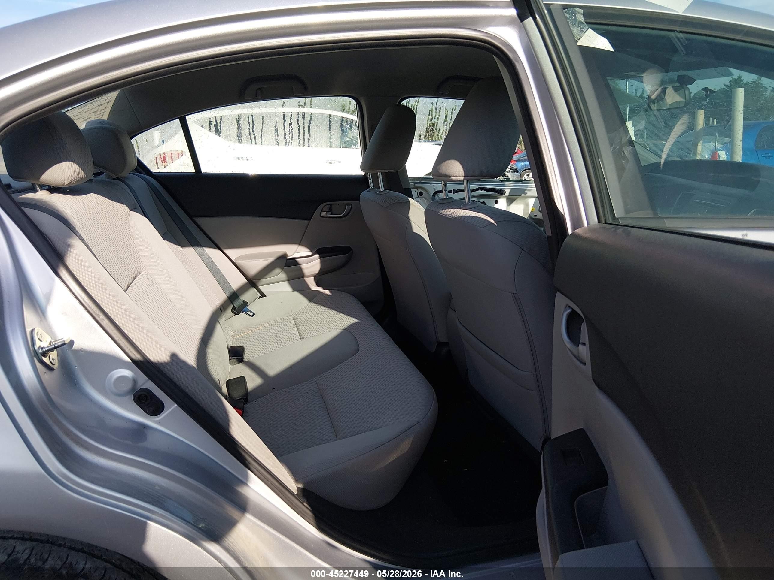 2014 Honda Civic Lx Silver vin: 19XFB2F57EE218762