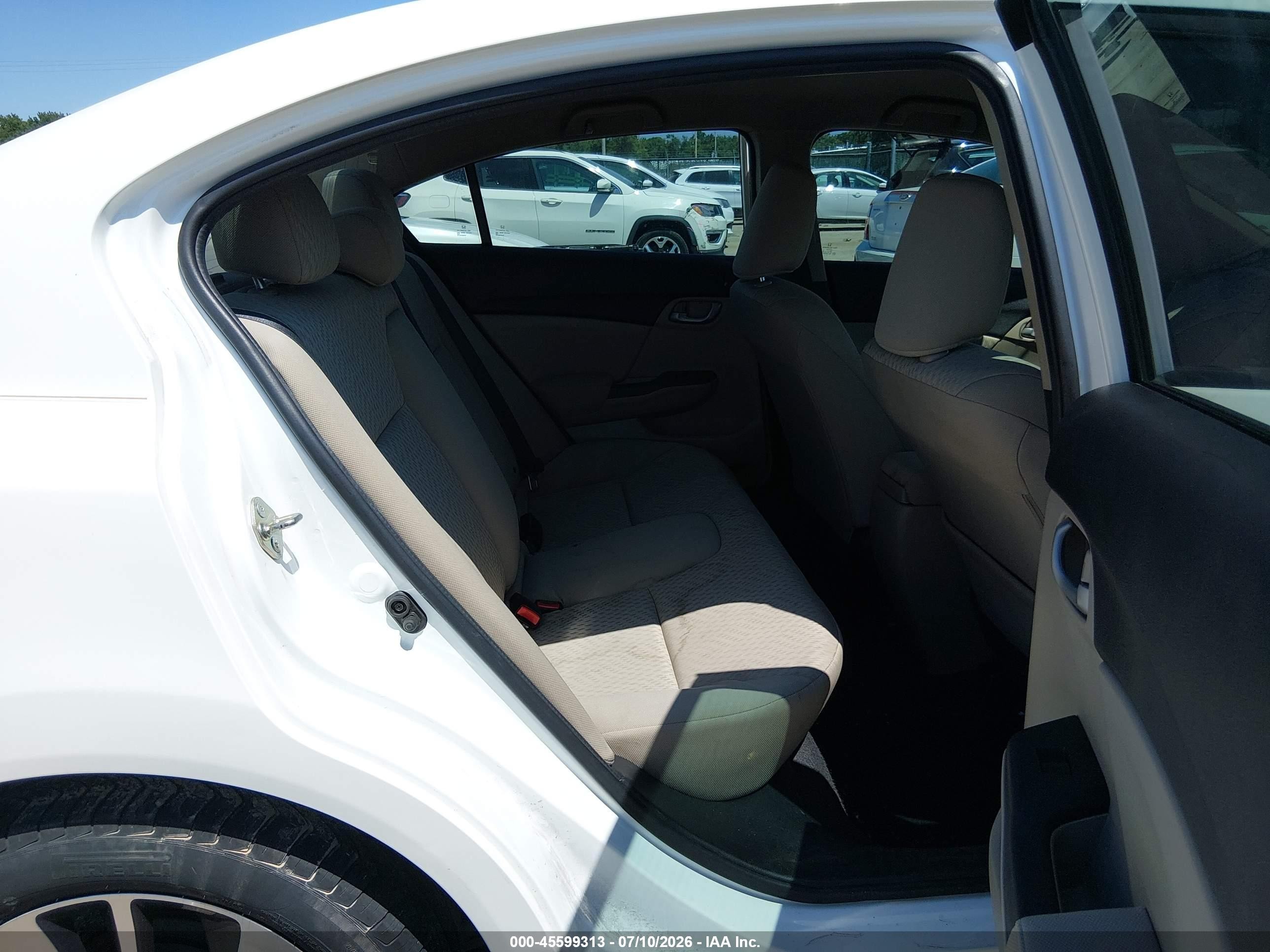 2015 Honda Civic Lx White vin: 19XFB2F57FE052518
