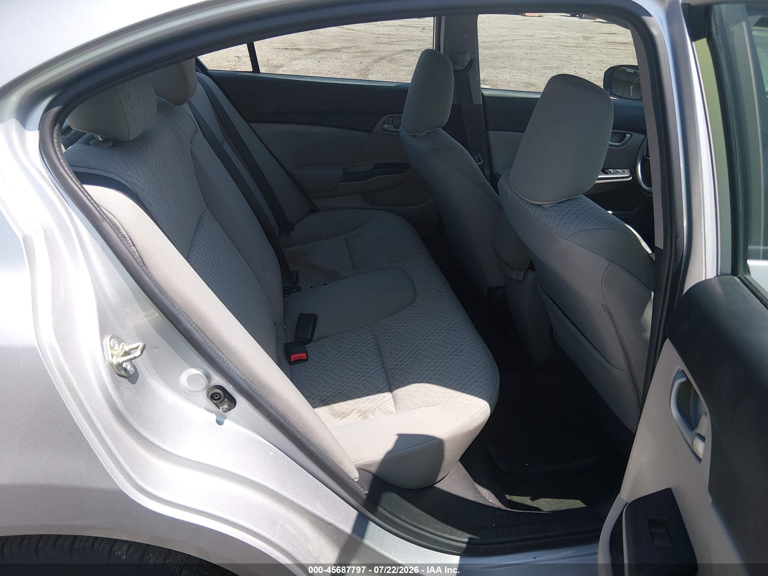 2015 Honda Civic Lx Серебряный vin: 19XFB2F57FE056178