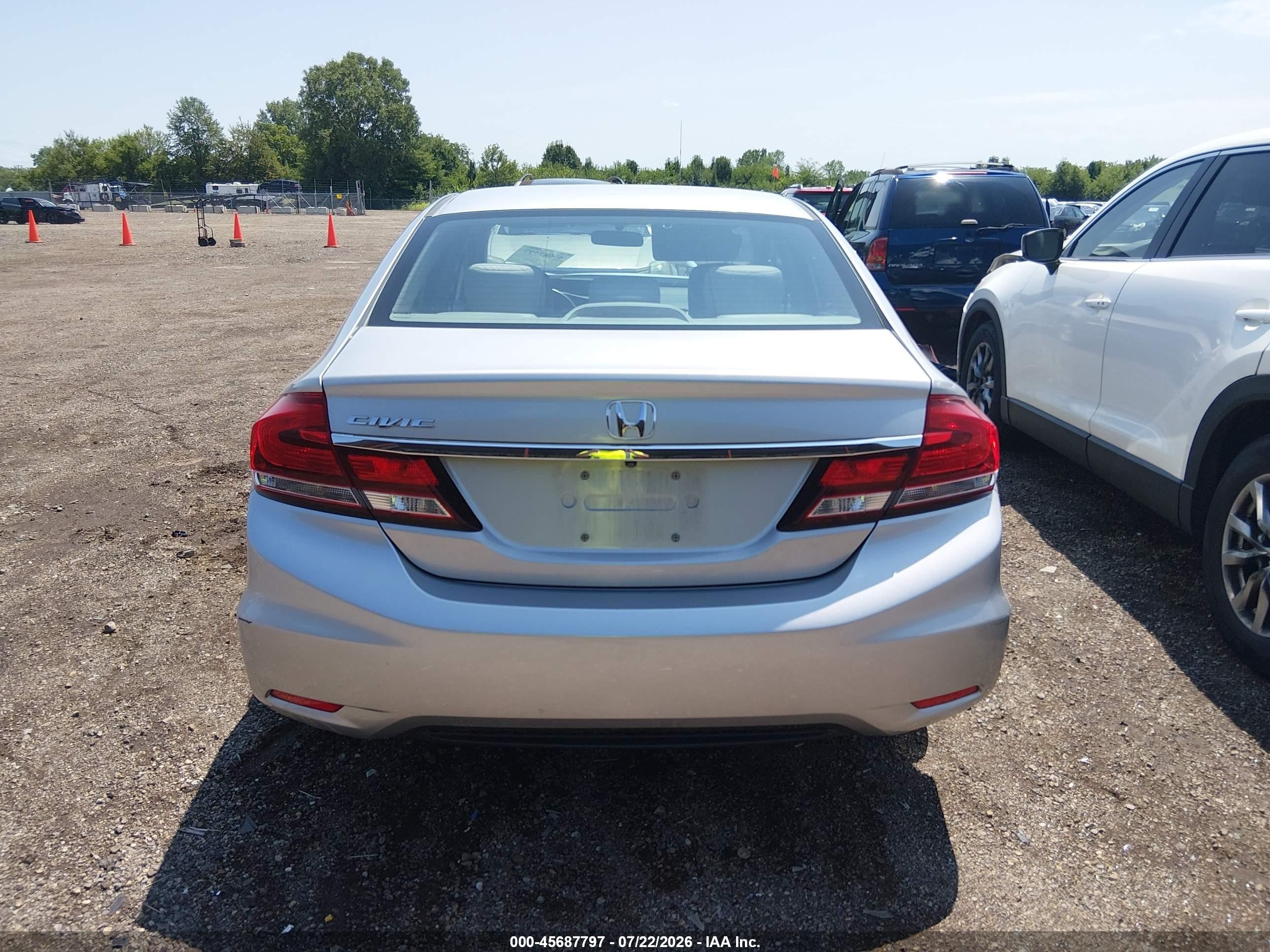 2015 Honda Civic Lx Серебряный vin: 19XFB2F57FE056178