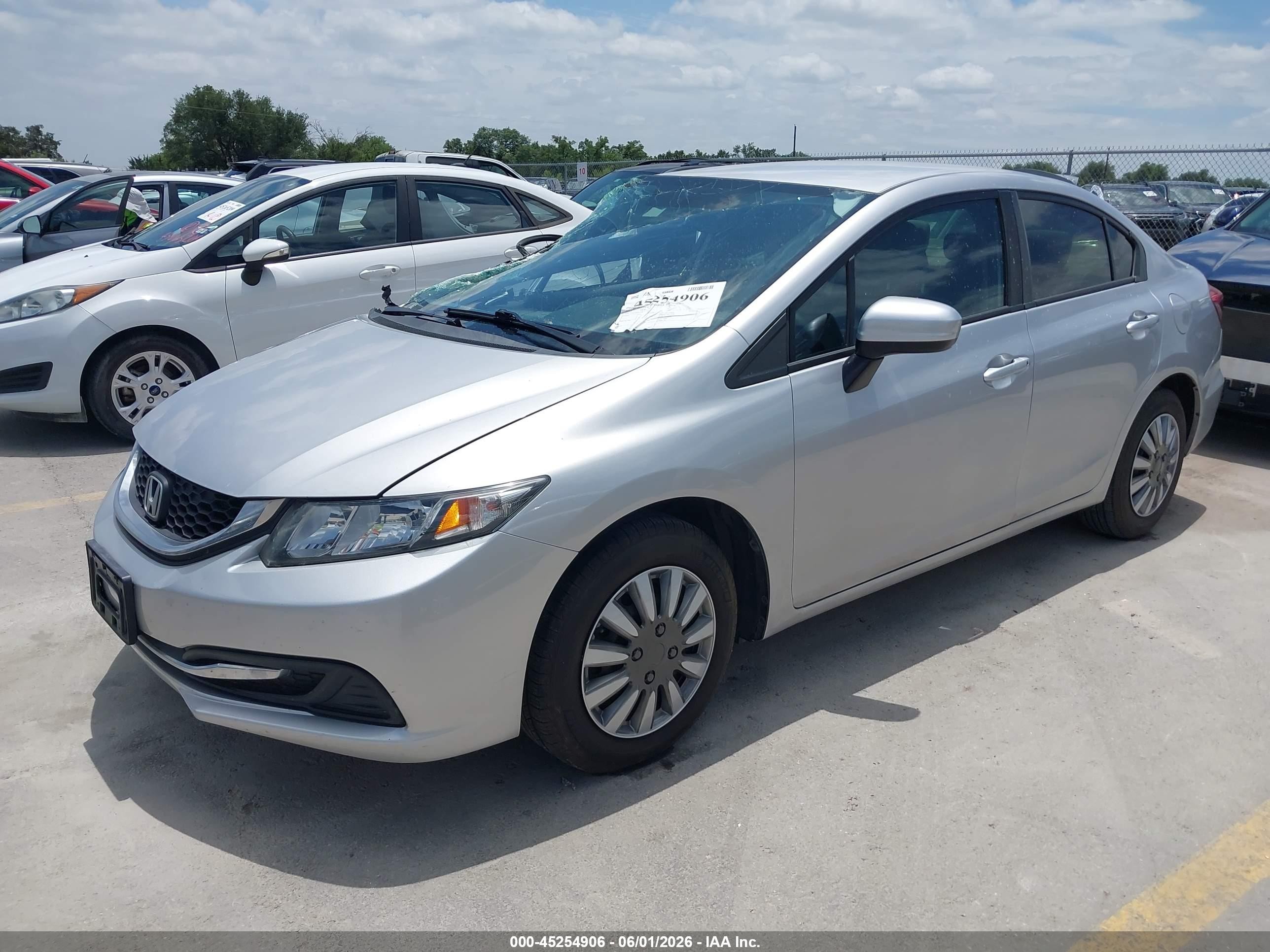 2015 Honda Civic Lx Silver vin: 19XFB2F57FE060733