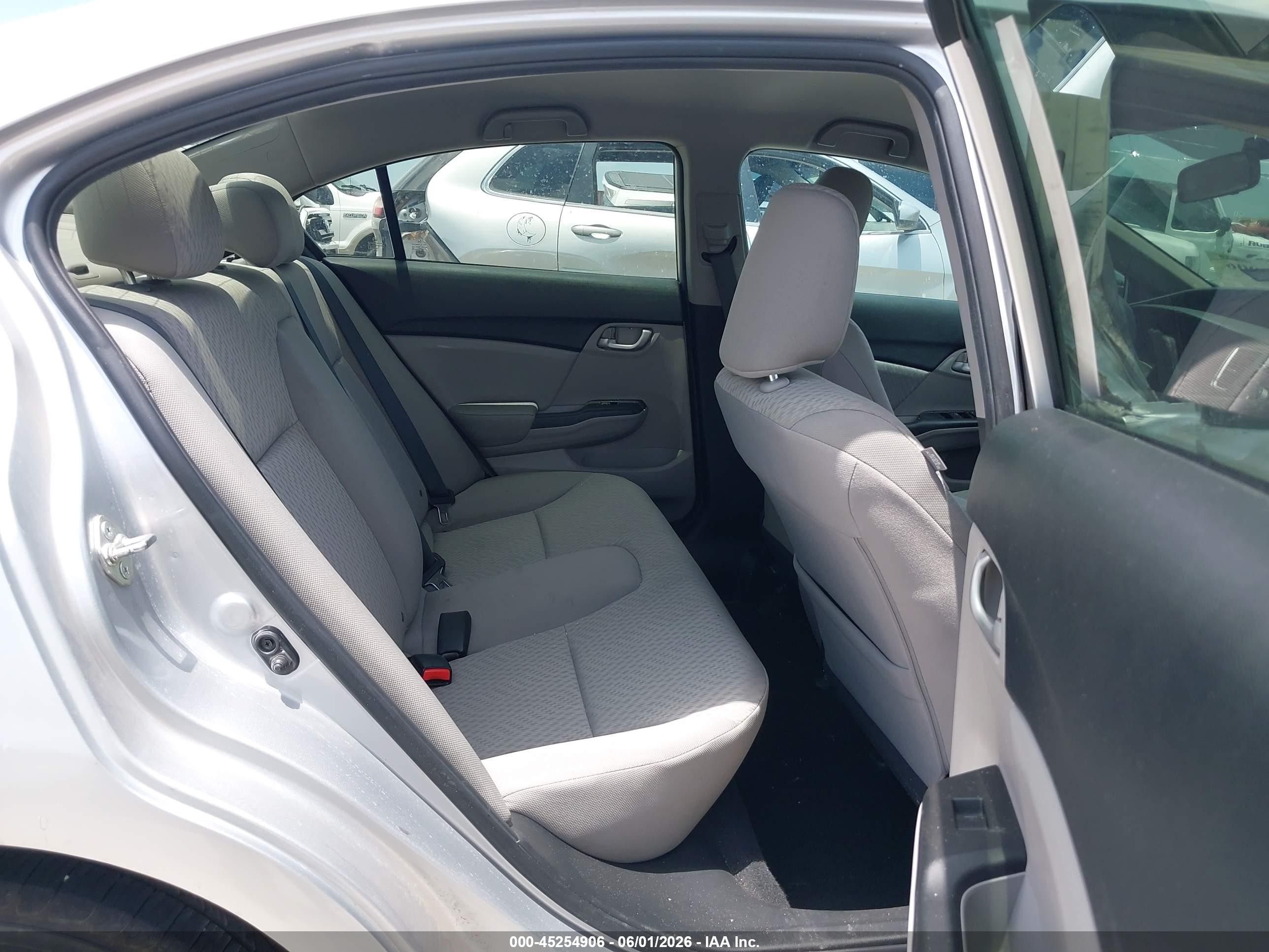 2015 Honda Civic Lx Silver vin: 19XFB2F57FE060733
