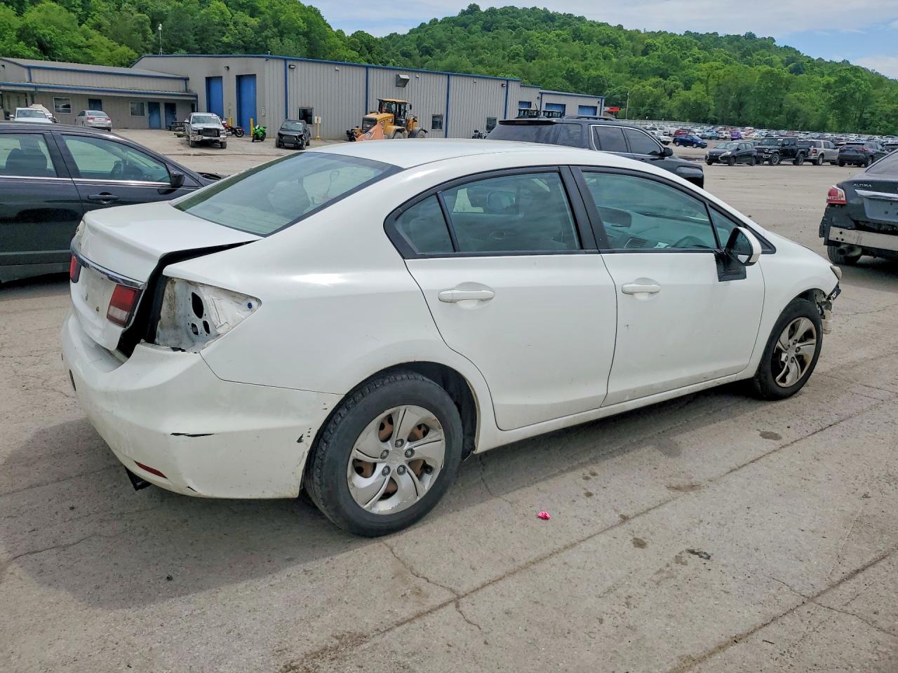 2015 Honda Civic Lx Белый vin: 19XFB2F57FE111356