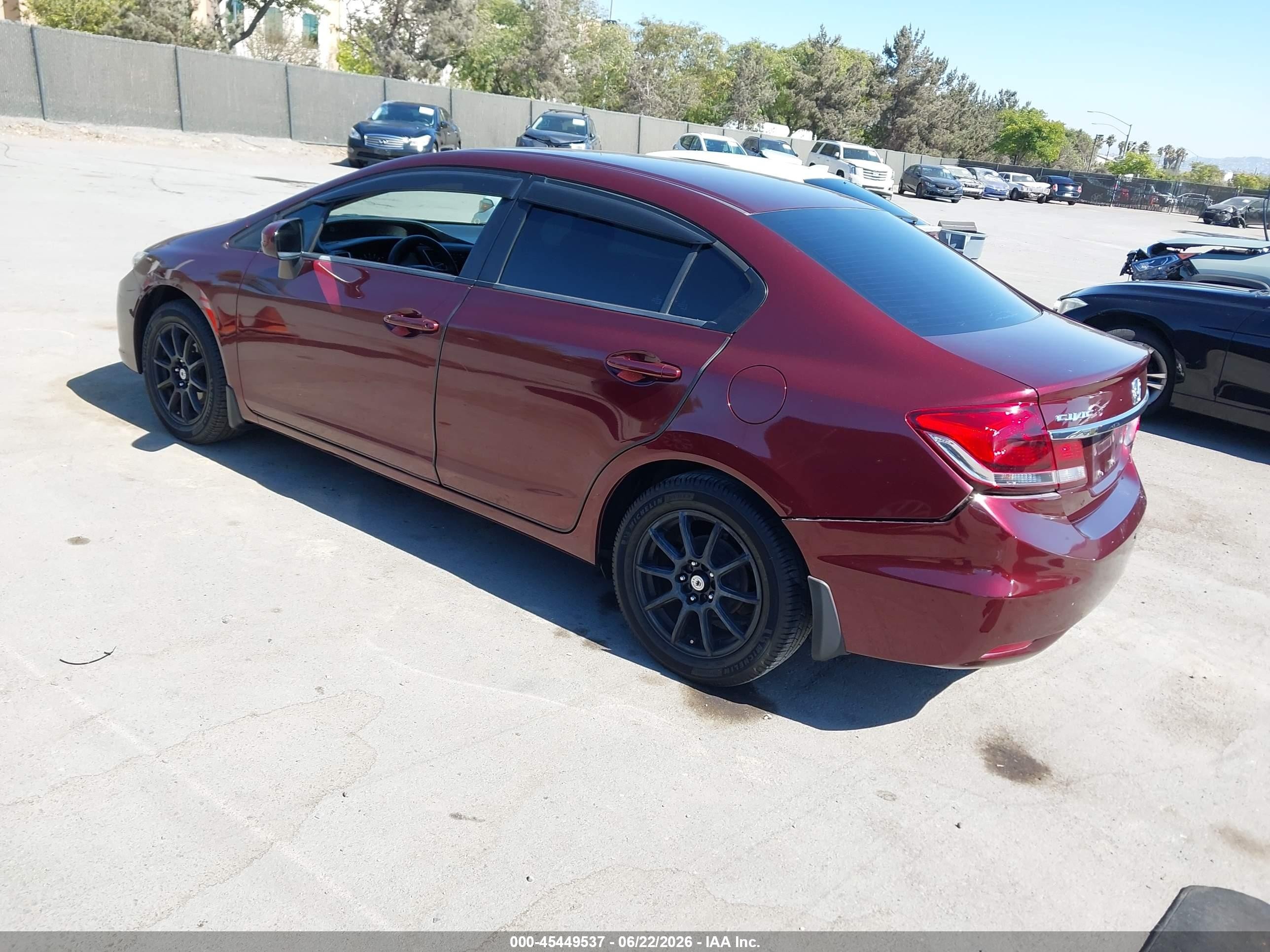 2015 Honda Civic Lx Burgundy vin: 19XFB2F57FE271902